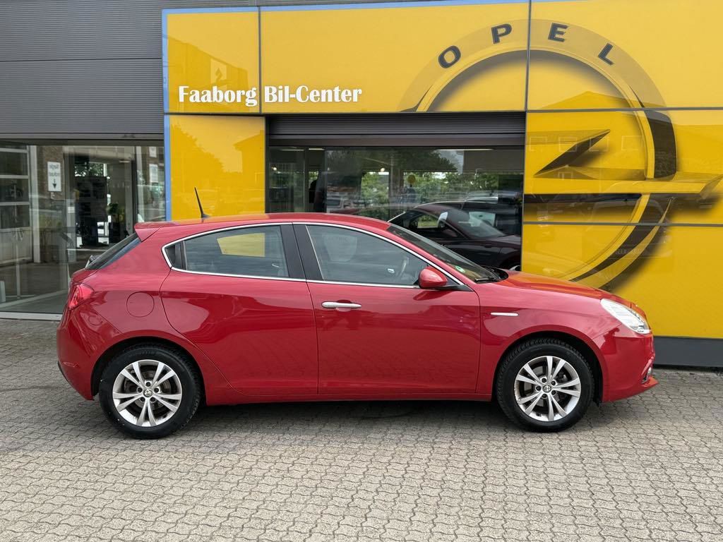 Billede af Alfa Romeo Giulietta 1,4 TBI 16V Distinctive 120HK 5d 6g
