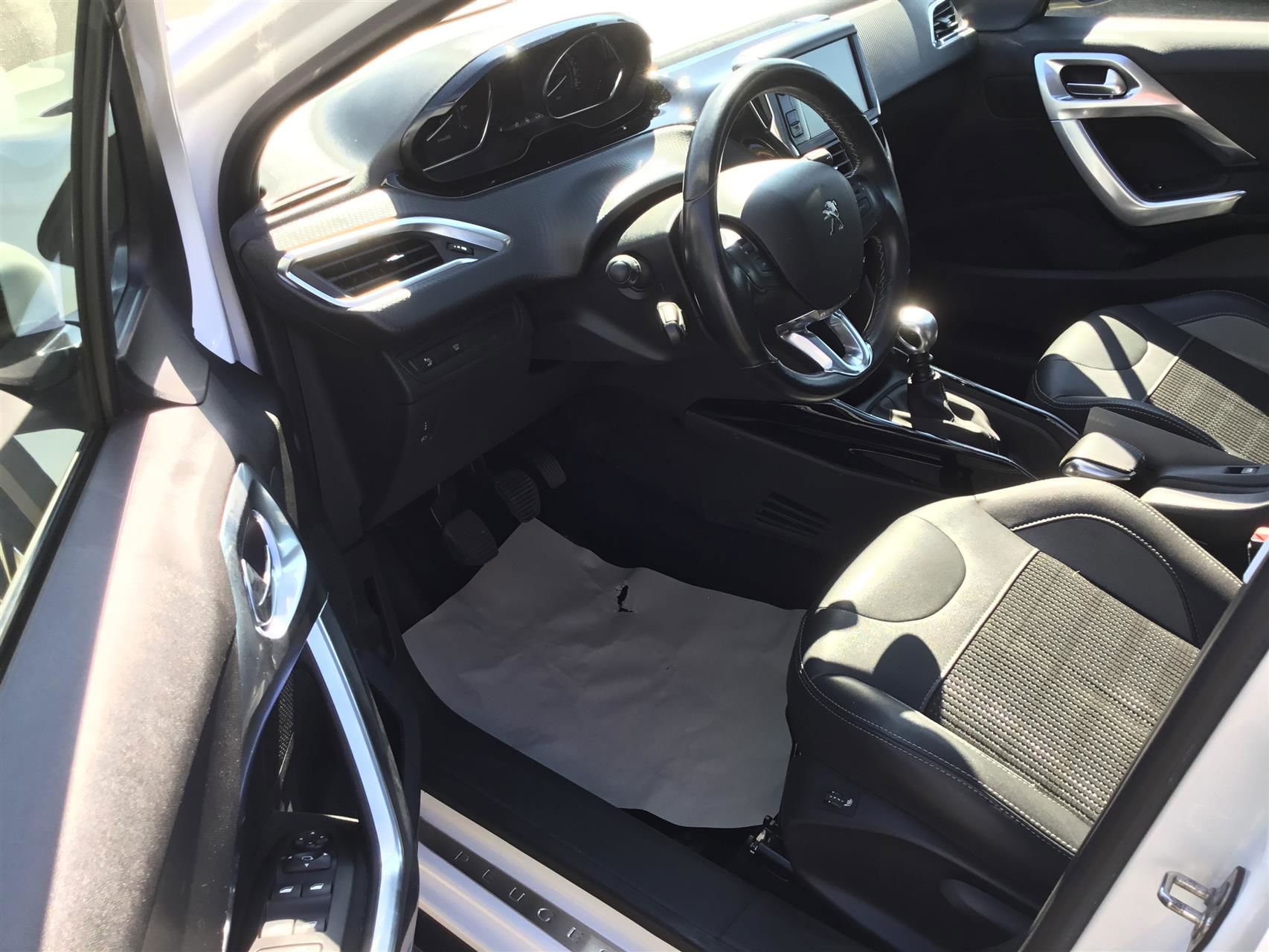 Billede af Peugeot 2008 1,2 PureTech Prestige 110HK 5d