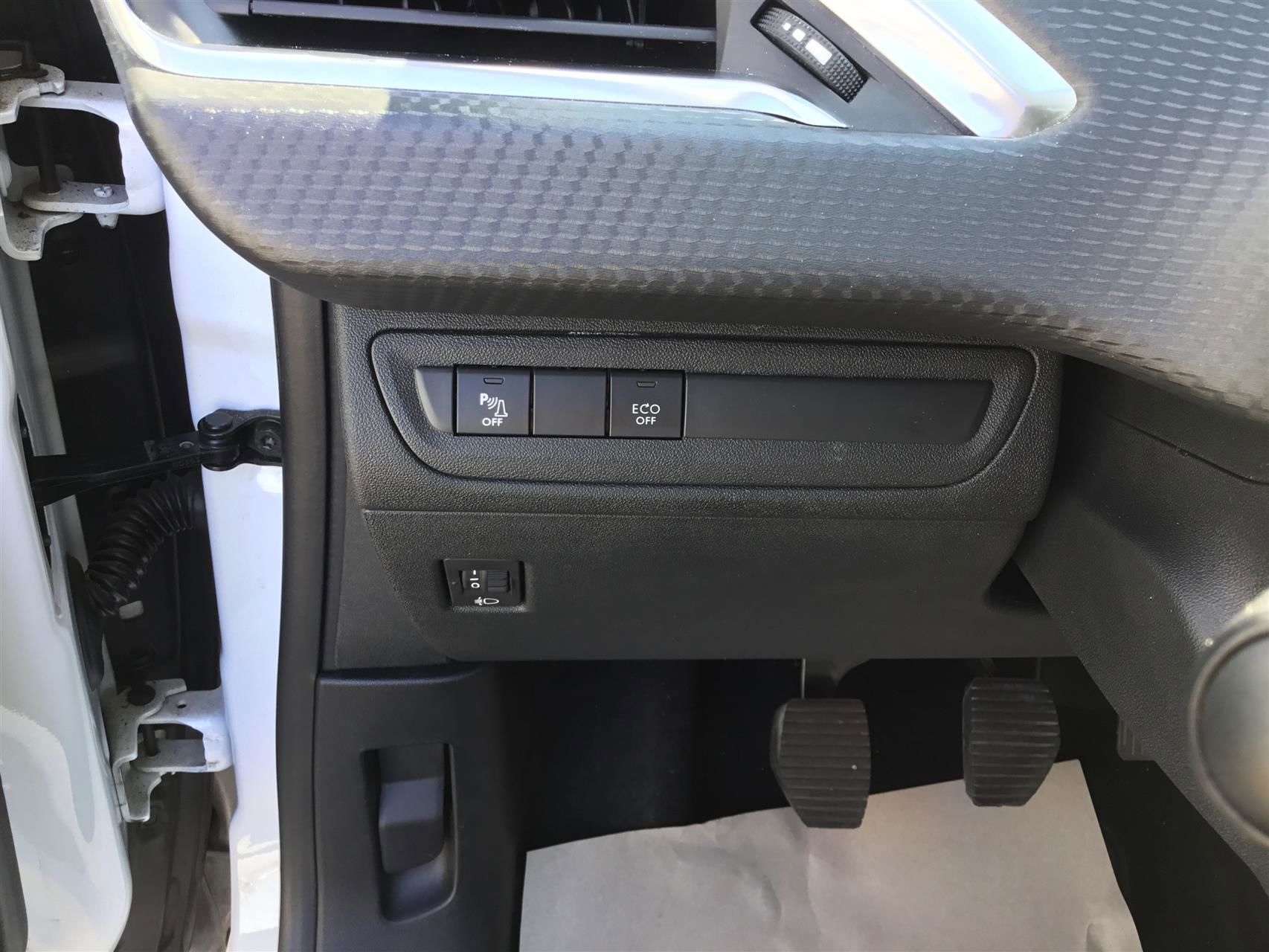 Billede af Peugeot 2008 1,2 PureTech Prestige 110HK 5d