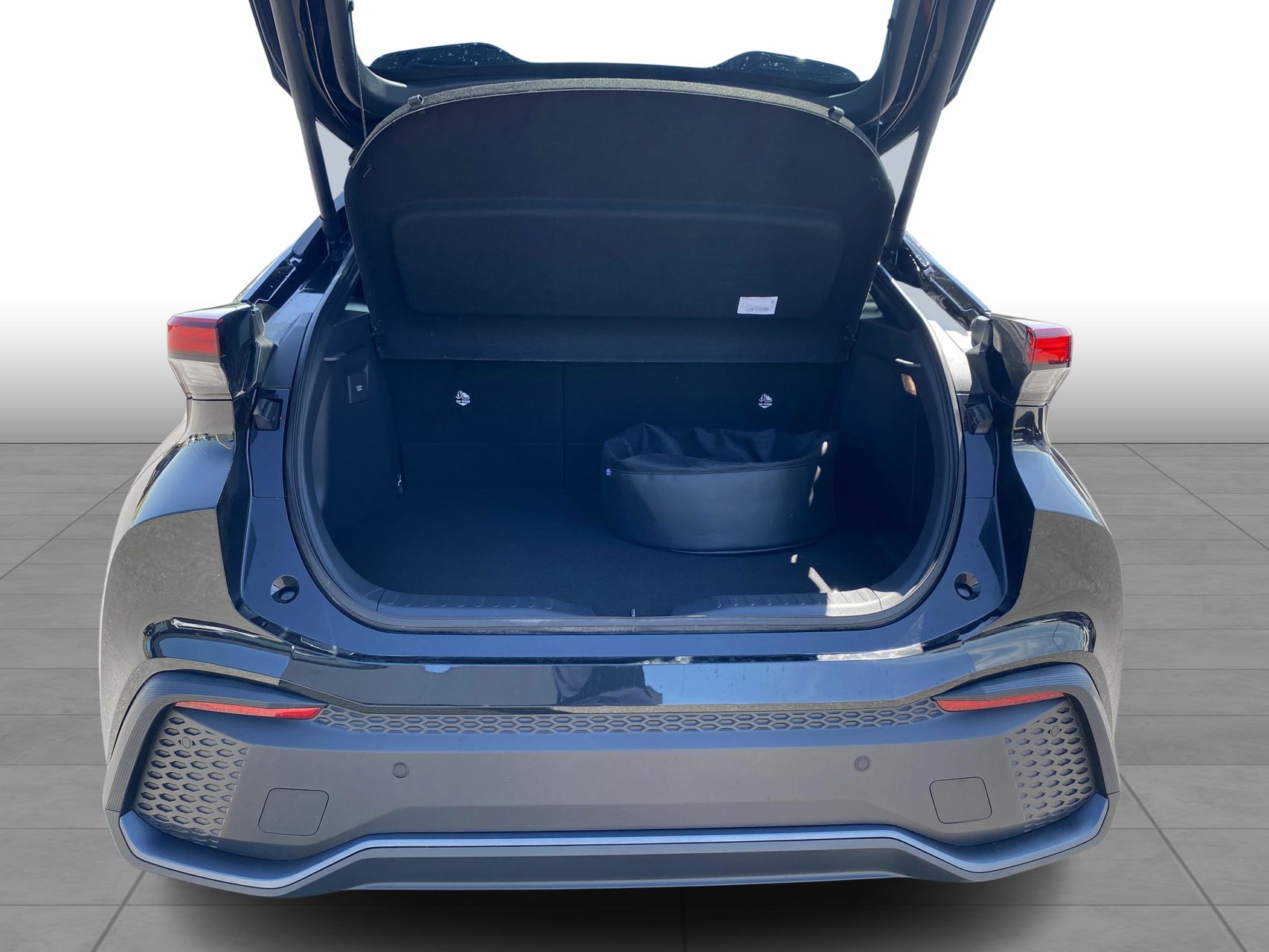 Billede af Toyota C-HR 2,0 Plugin-hybrid Style Smart E-CVT 223HK 5d Trinl. Gear