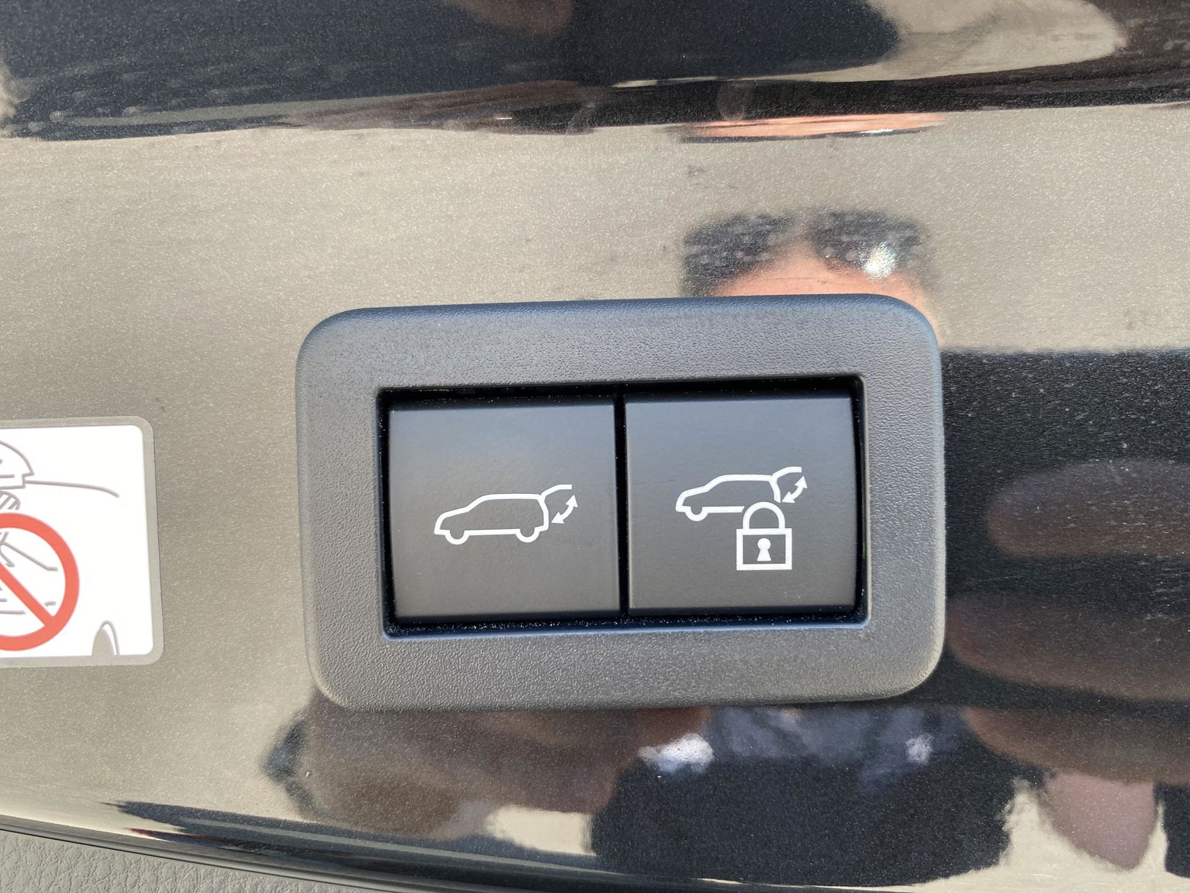 Billede af Toyota C-HR 2,0 Plugin-hybrid Style Smart E-CVT 223HK 5d Trinl. Gear