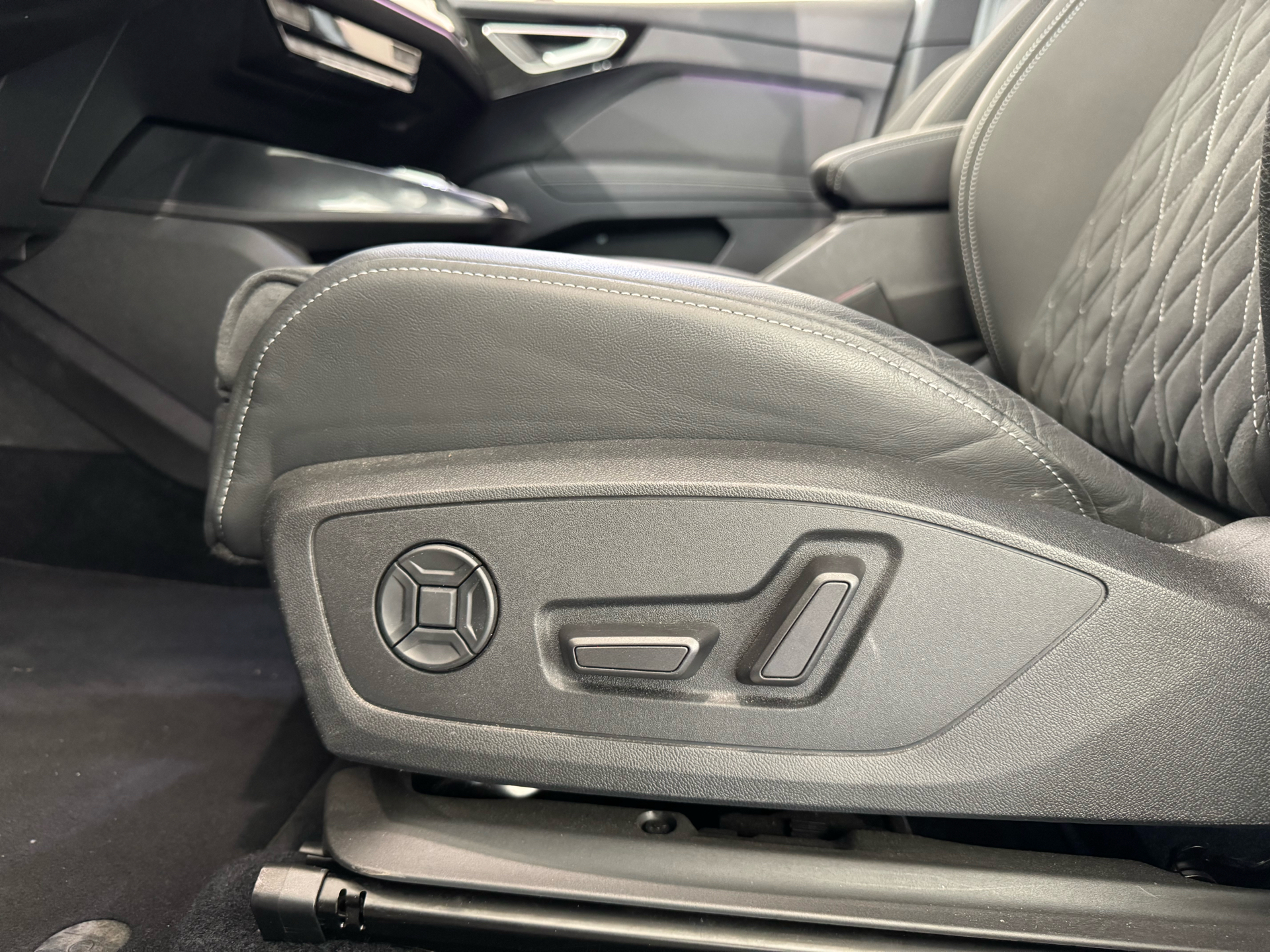 Billede af Audi Q4 Sportback 40 E-tron S Line 204HK 5d Aut.