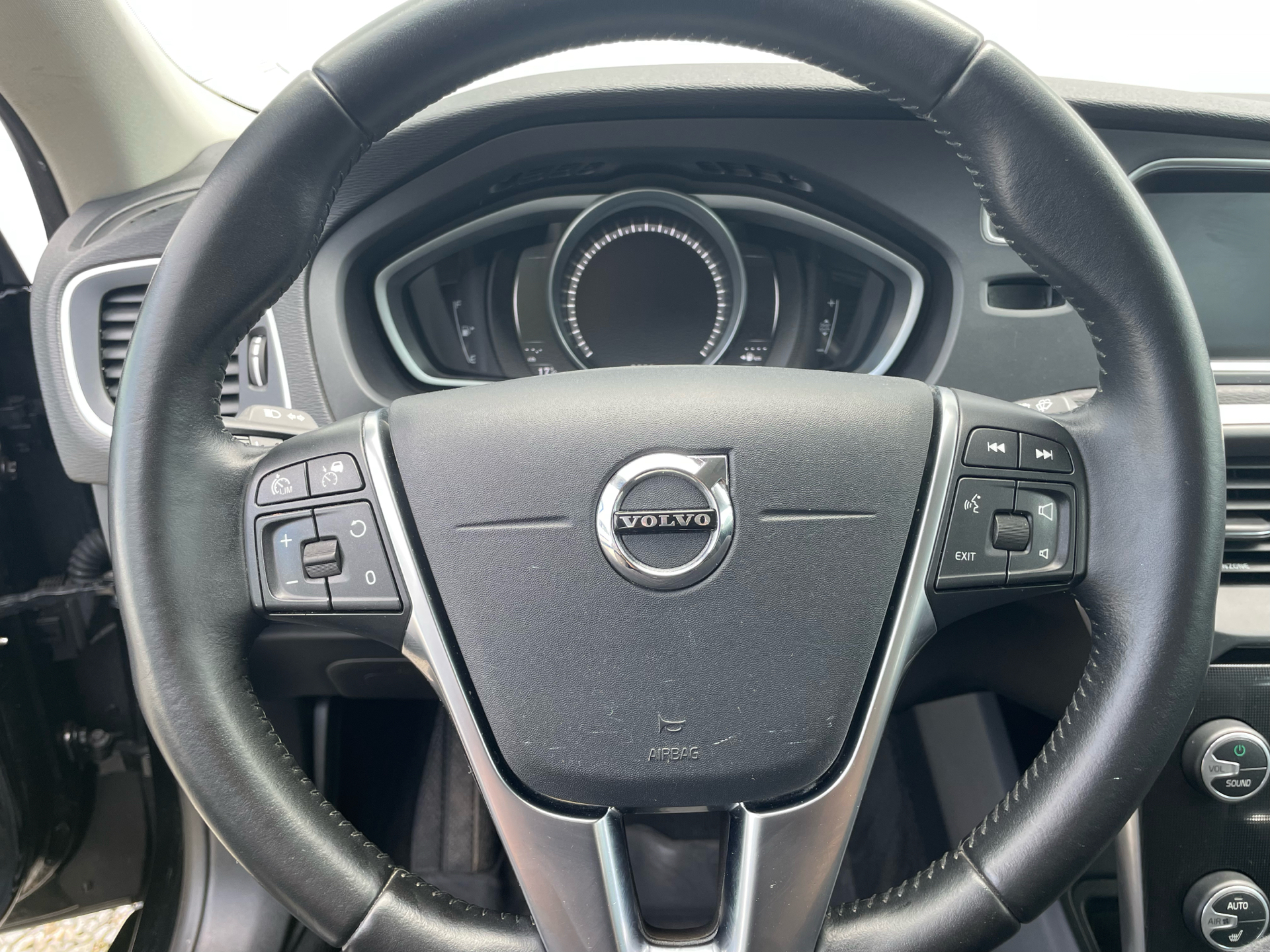 Billede af Volvo V40 2,0 D2 Momentum 120HK 5d 6g