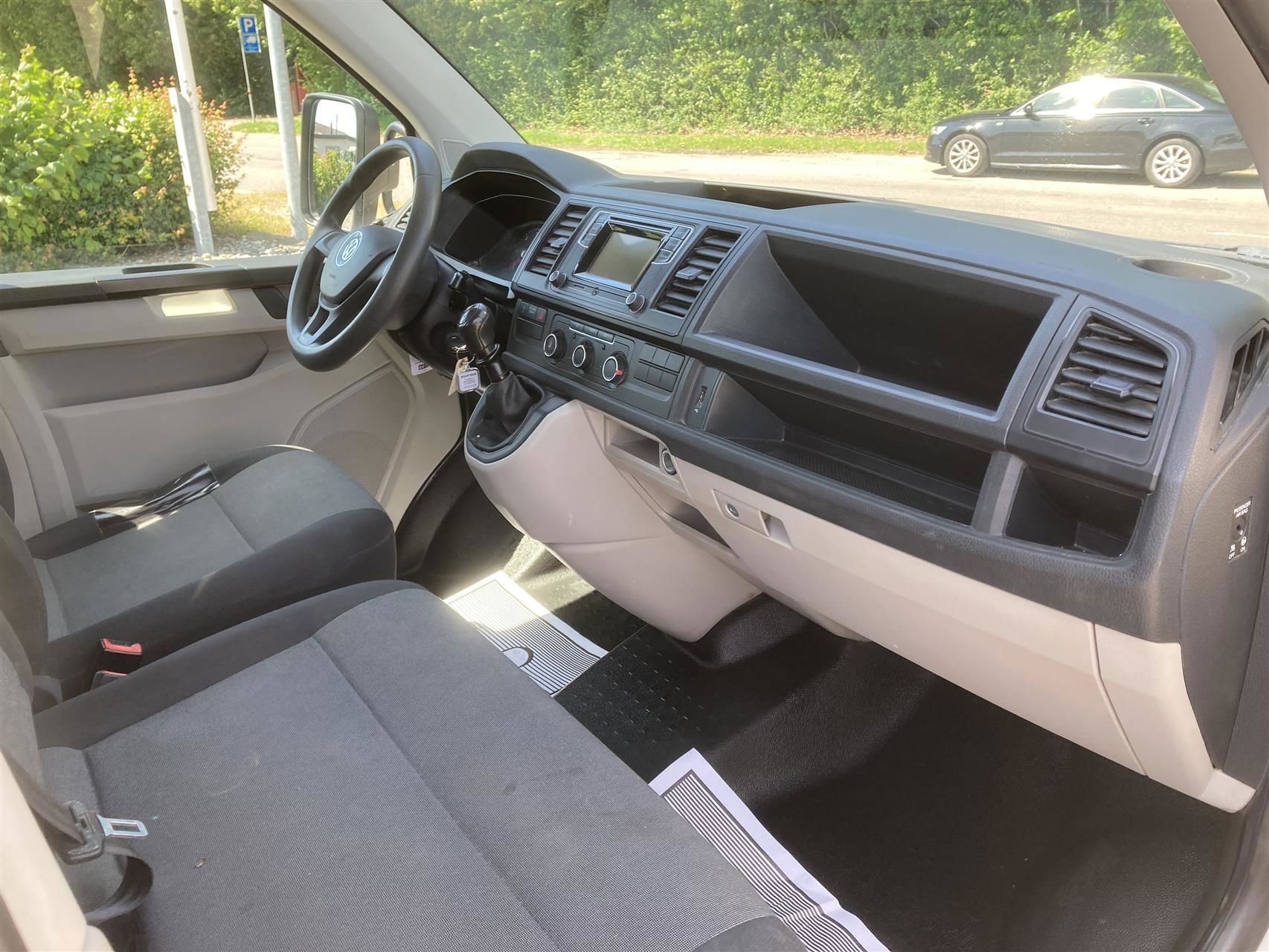 Billede af VW Transporter Lang 2,0 TDI BMT m/alulad 140HK DobKab 6g