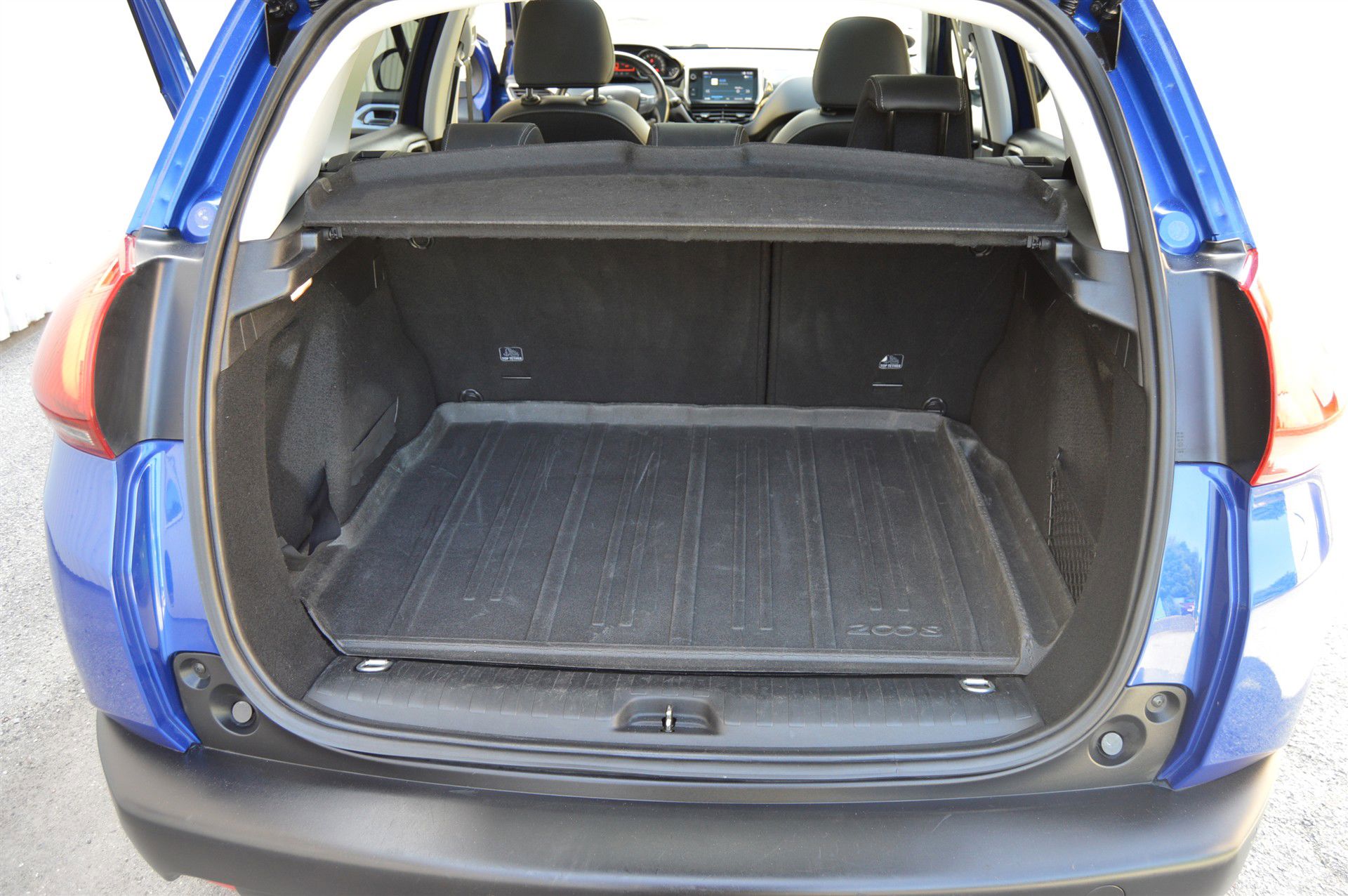 Billede af Peugeot 2008 1,5 BlueHDi Prestige Sky 100HK 5d