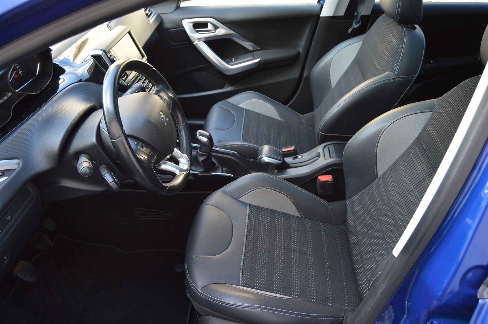 Billede af Peugeot 2008 1,5 BlueHDi Prestige Sky 100HK 5d