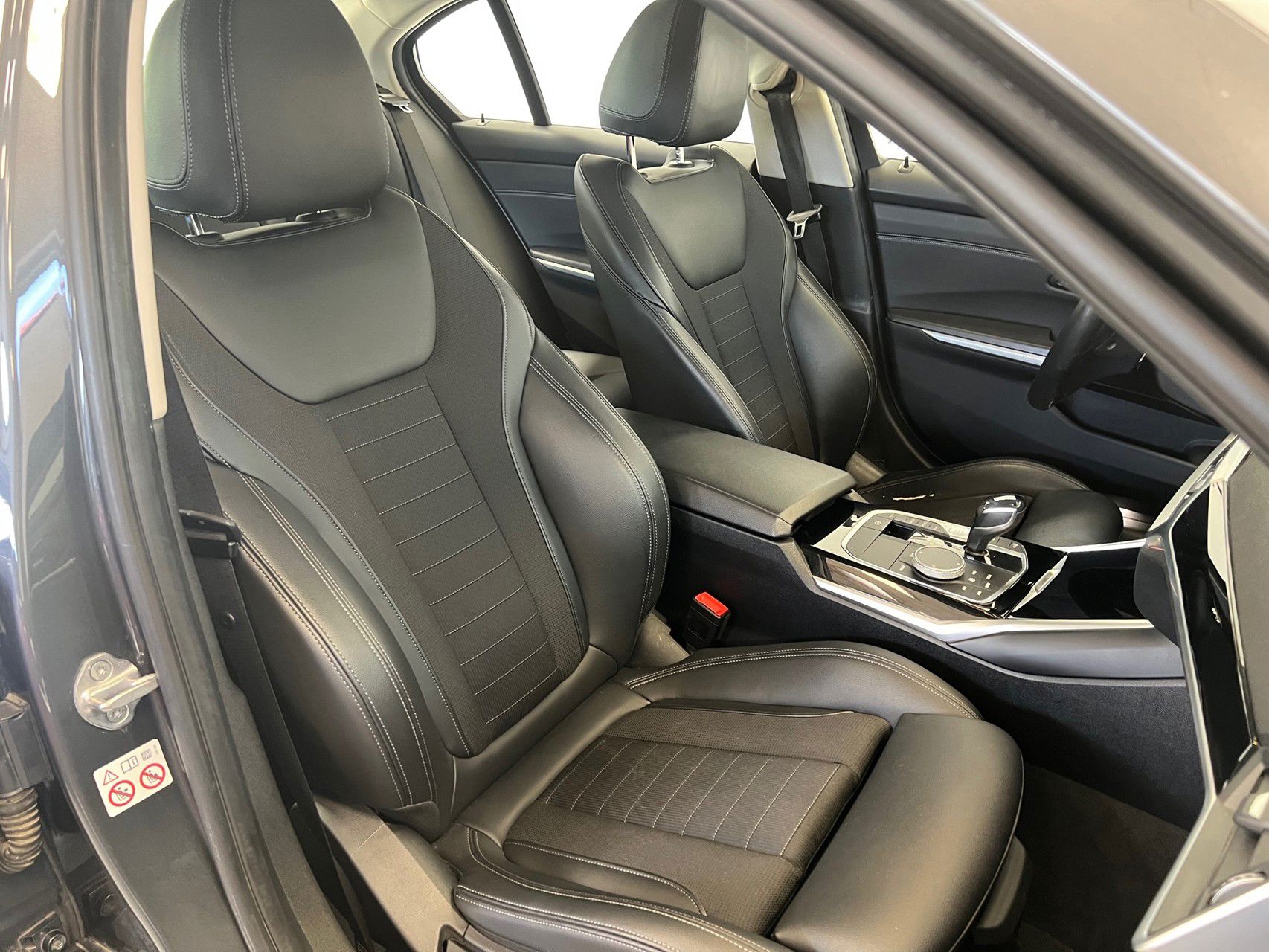 Billede af BMW 330i 2,0 Sport Line 258HK 8g Aut.