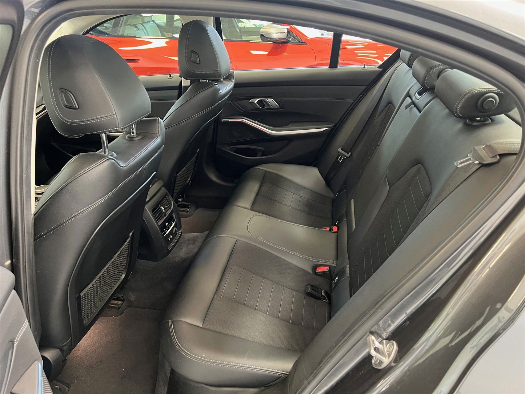 Billede af BMW 330i 2,0 Sport Line 258HK 8g Aut.