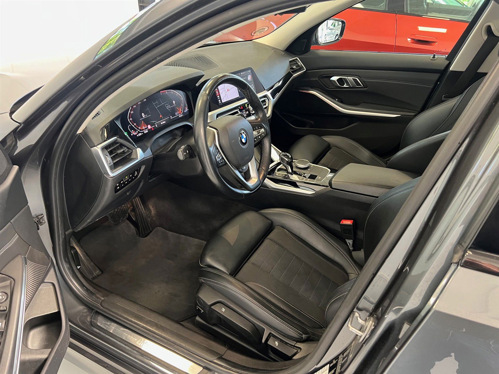 Billede af BMW 330i 2,0 Sport Line 258HK 8g Aut.