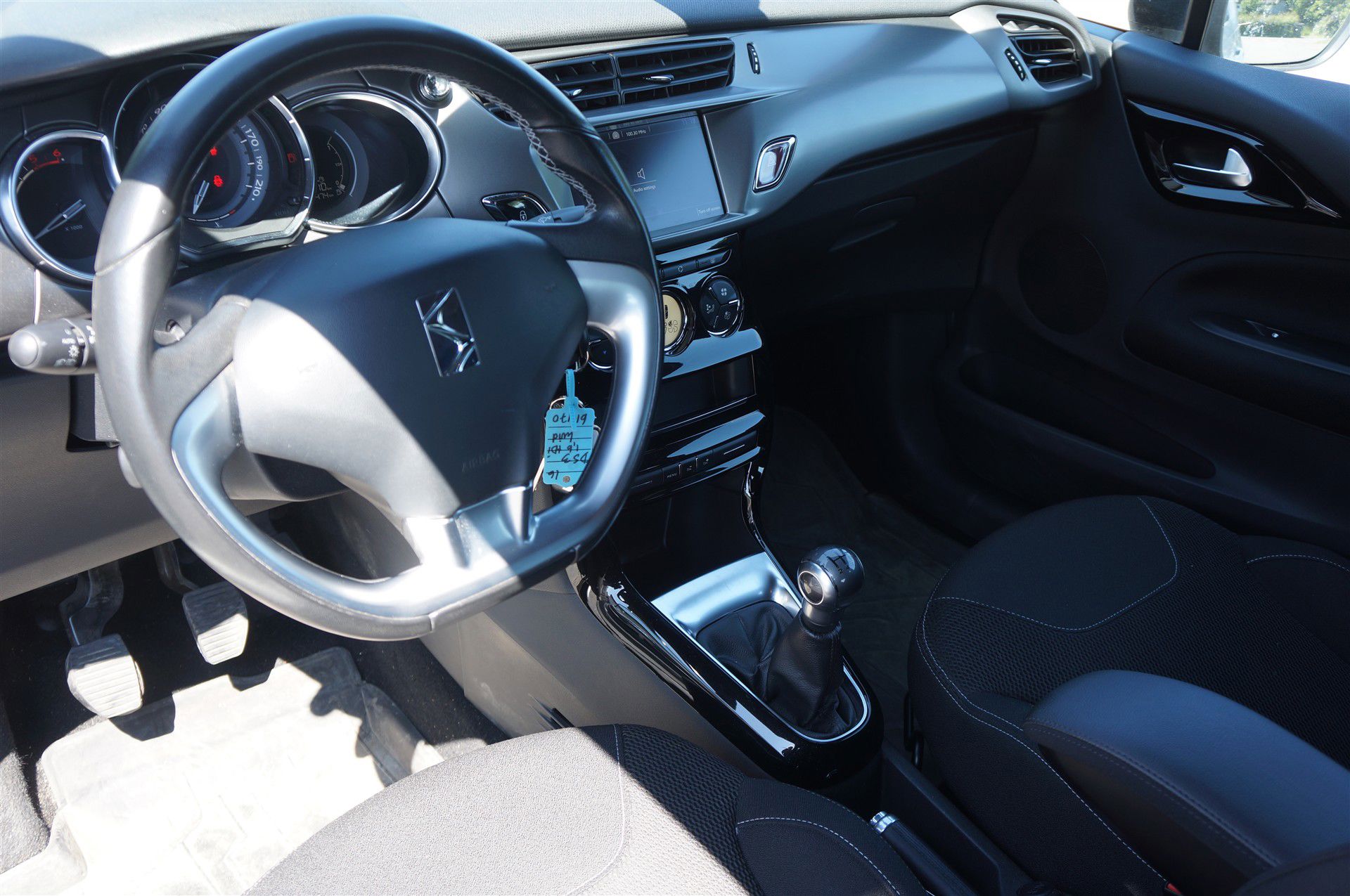 Billede af Citroën DS3 1,6 Blue HDi Style 100HK 3d