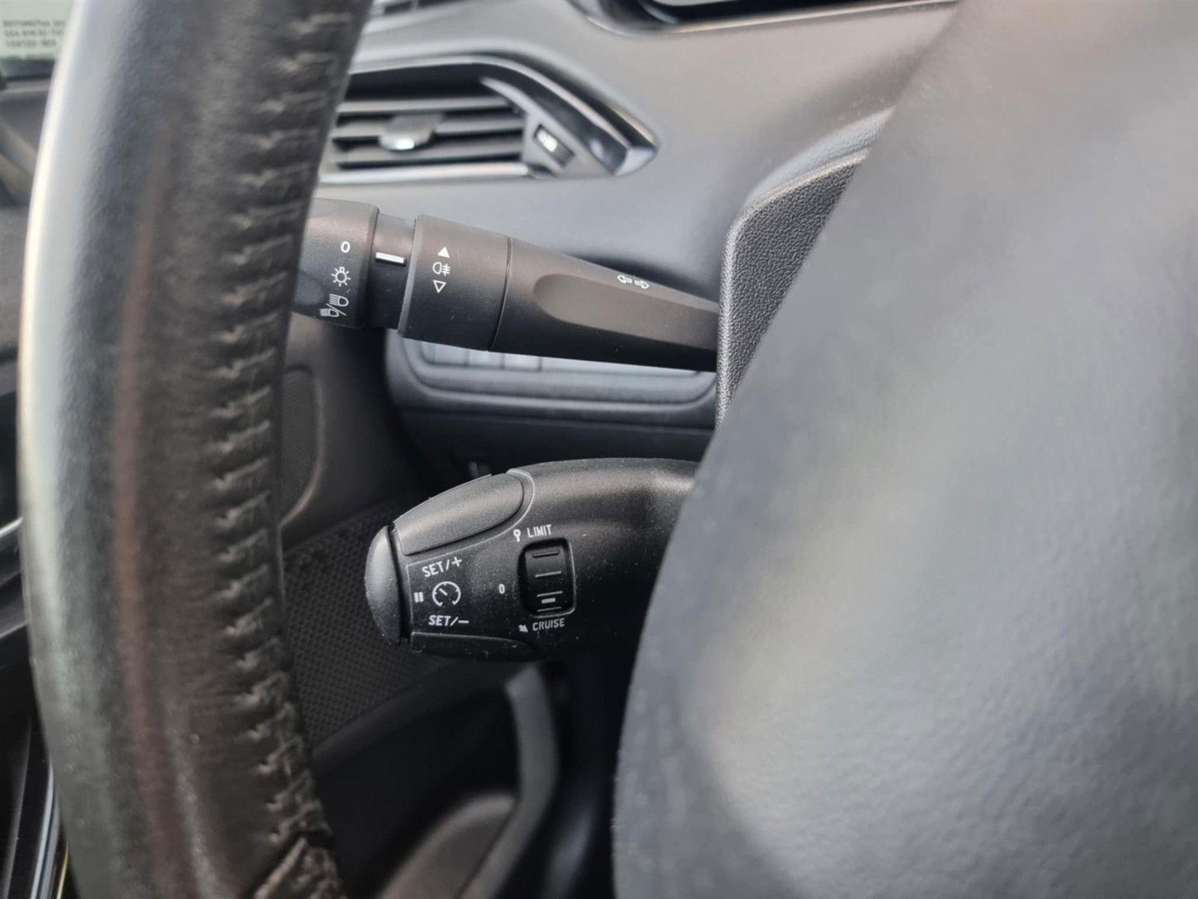 Billede af Peugeot 208 1,6 BlueHDi More+ 100HK 5d