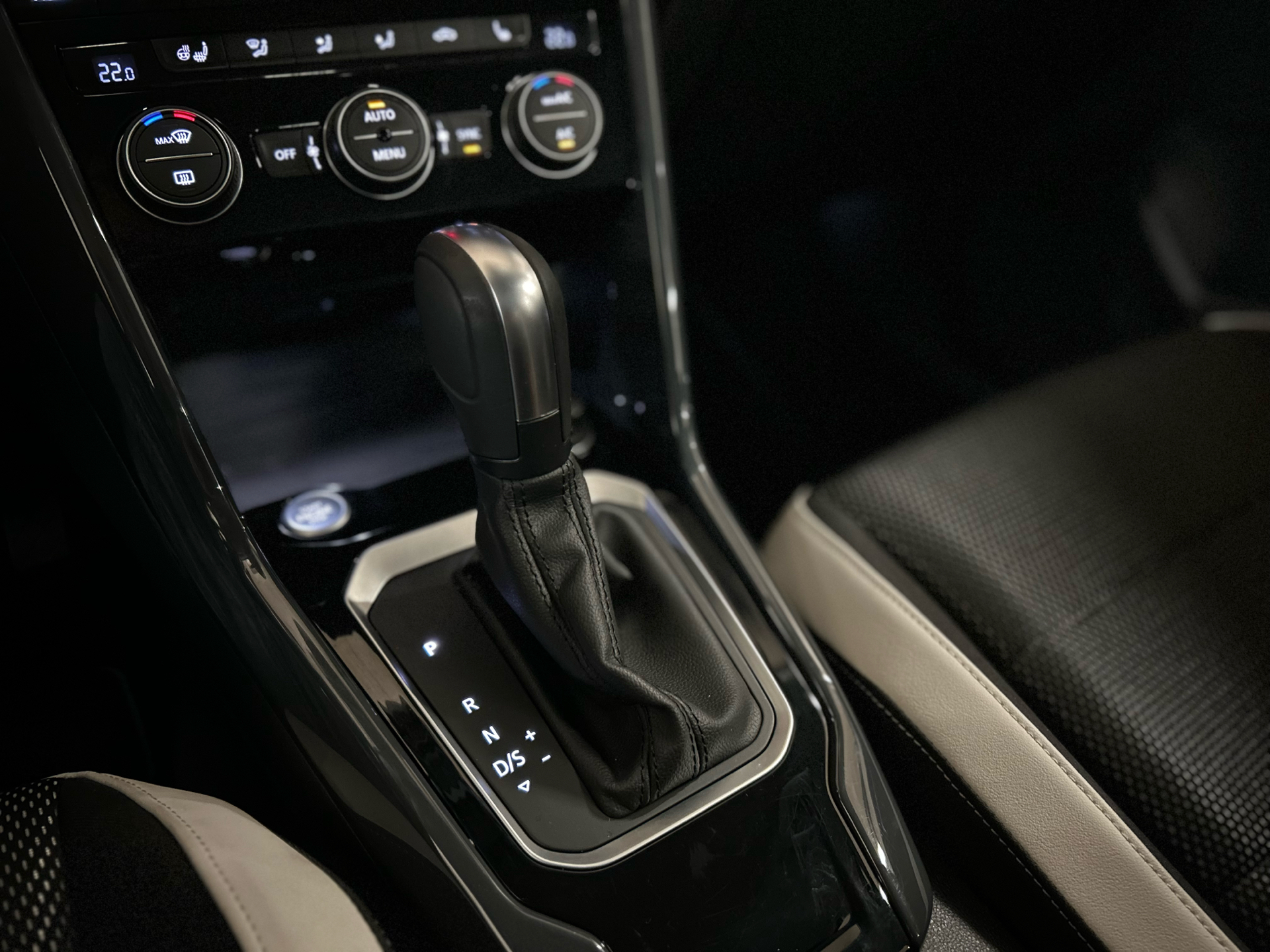 Billede af VW T-Roc 1,5 TSI ACT Sport Team DSG 150HK 5d 7g Aut.