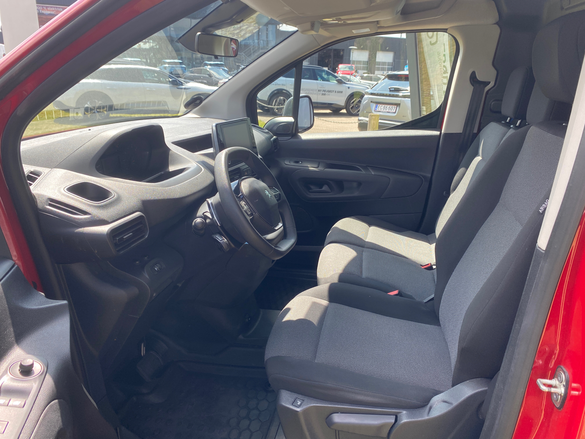 Billede af Peugeot Partner L1 V2 1,5 BlueHDi GRIP EAT8 130HK Van 8g Aut.