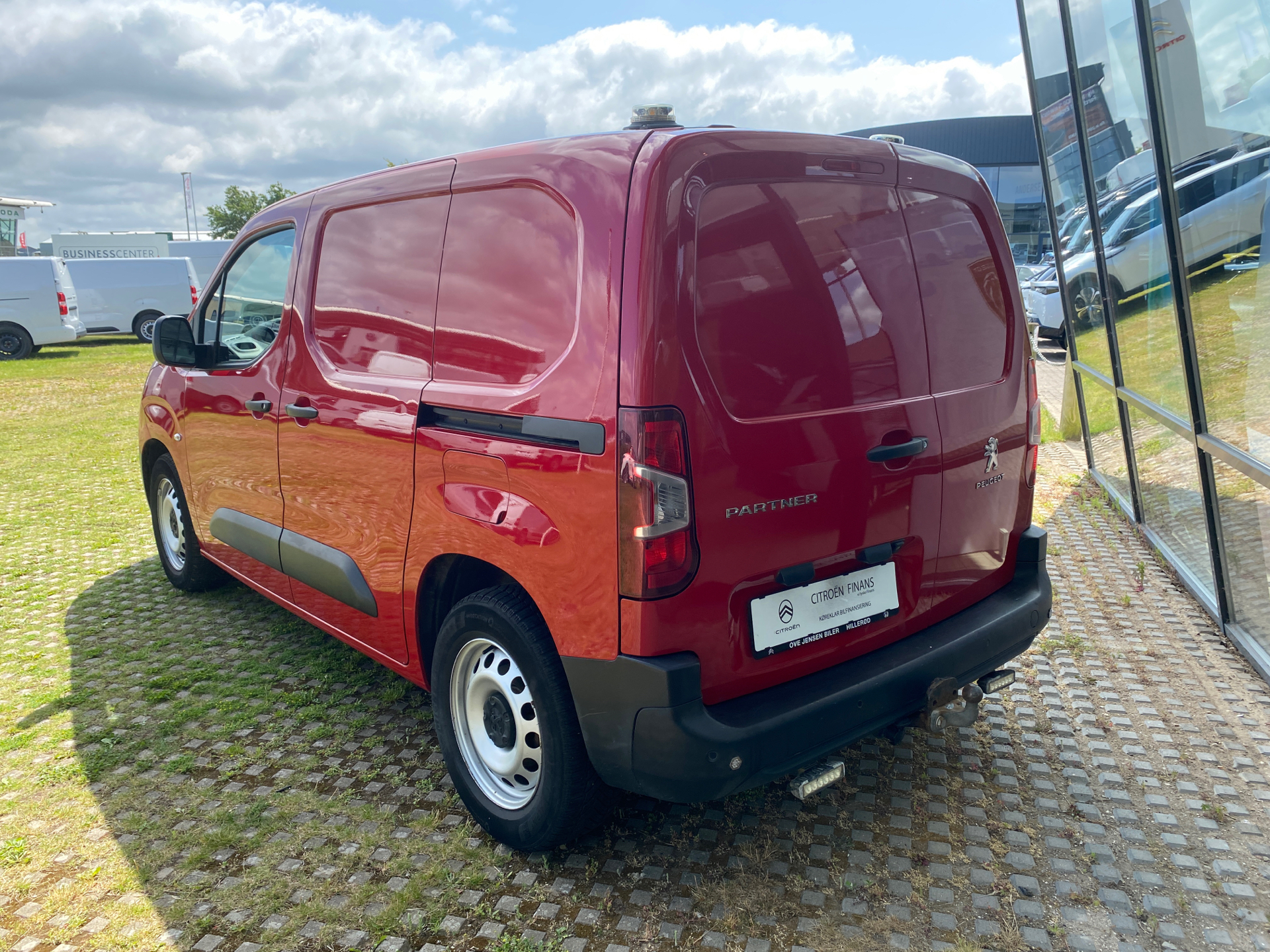 Billede af Peugeot Partner L1 V2 1,5 BlueHDi GRIP EAT8 130HK Van 8g Aut.