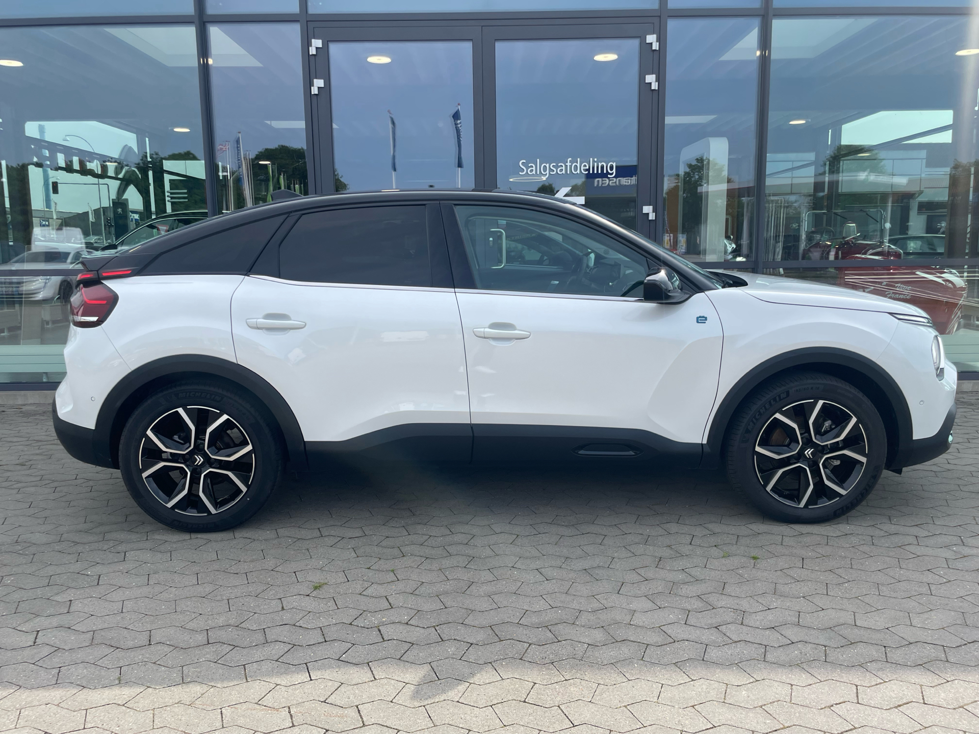 Billede af Citroën e-C4 EL Shine 136HK 5d Aut.