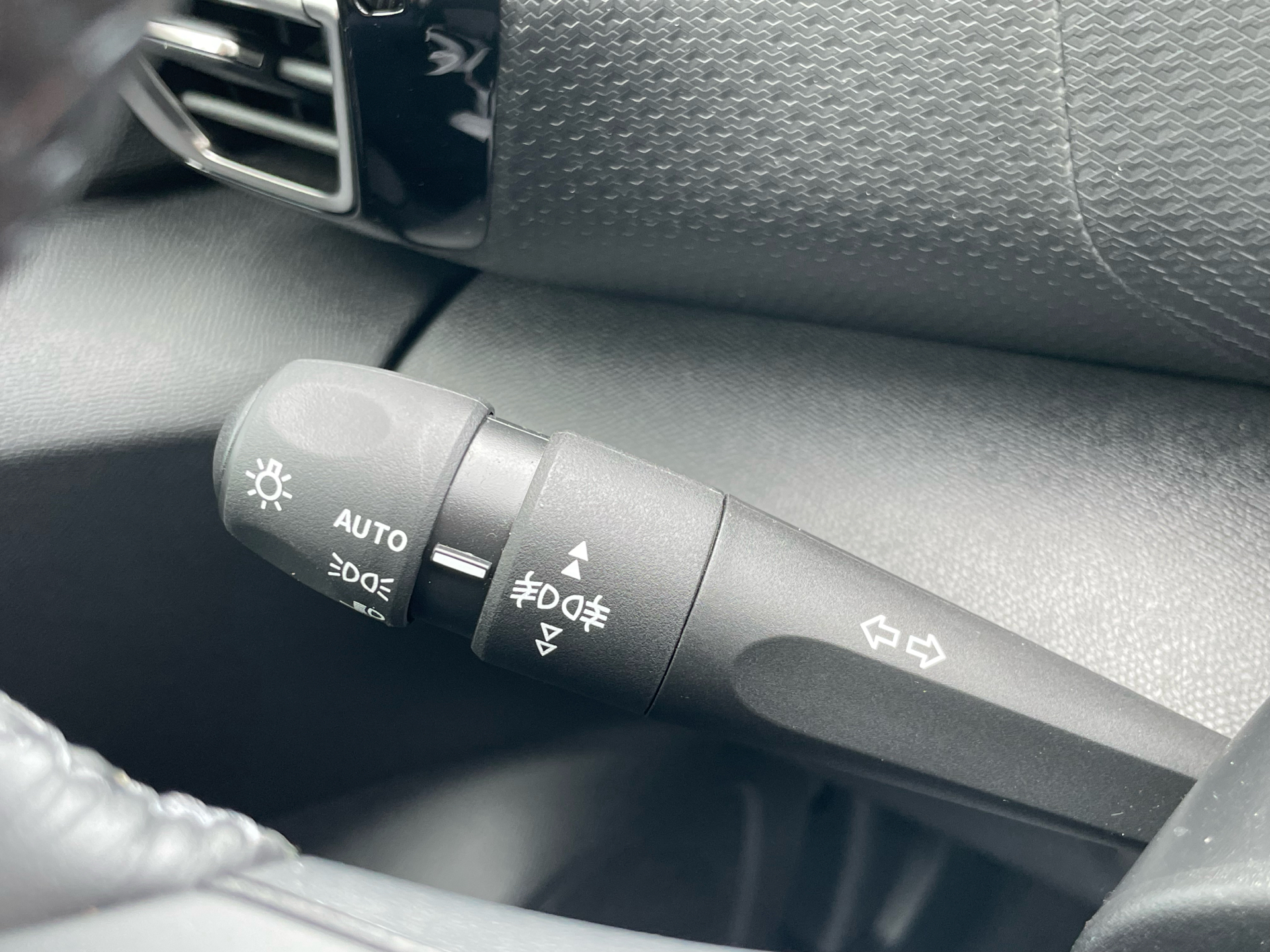 Billede af Citroën e-C4 EL Shine 136HK 5d Aut.
