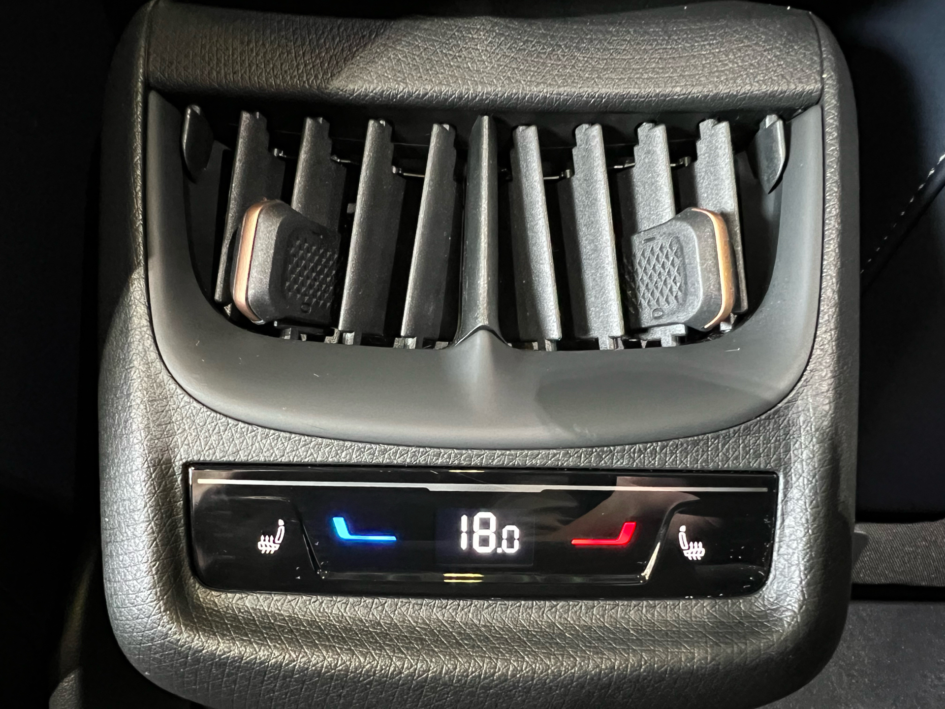 Billede af Cupra Tavascan EL VZ Adrenaline 4X4 340HK 5d Aut.