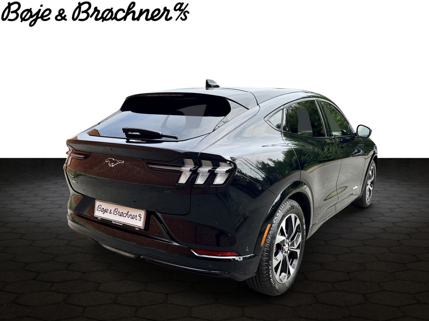 Billede af Ford Mustang Mach-E EL UR Premium AWD 351HK 5d Aut.