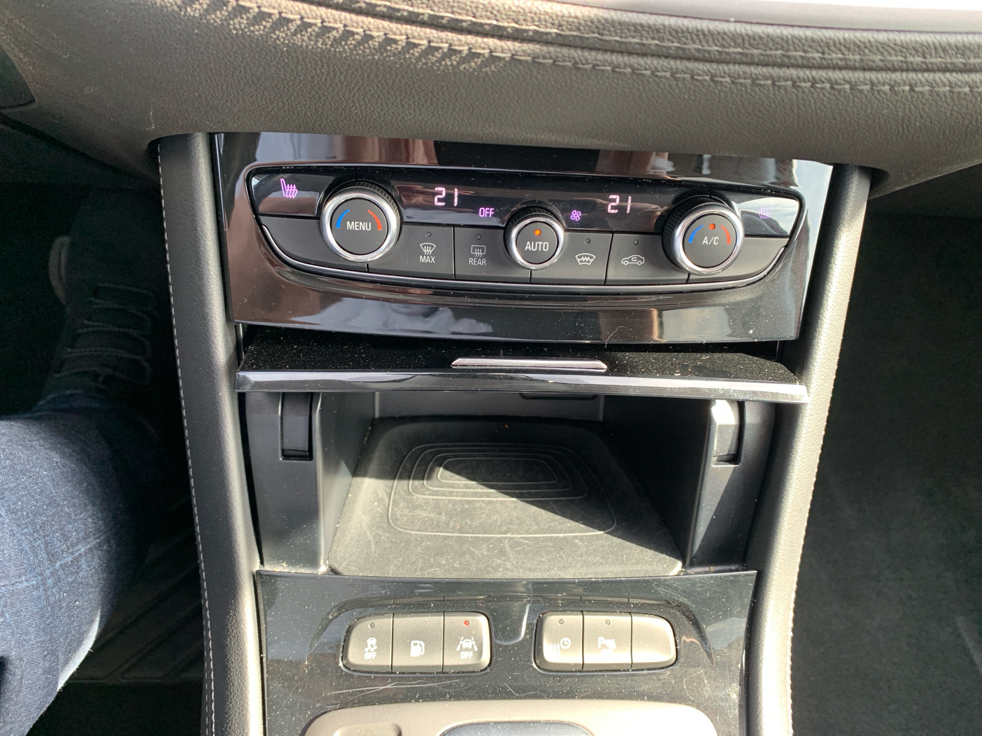 Billede af Opel Grandland X 1,6 PHEV  Plugin-hybrid Ultimate 225HK 5d 8g Aut.