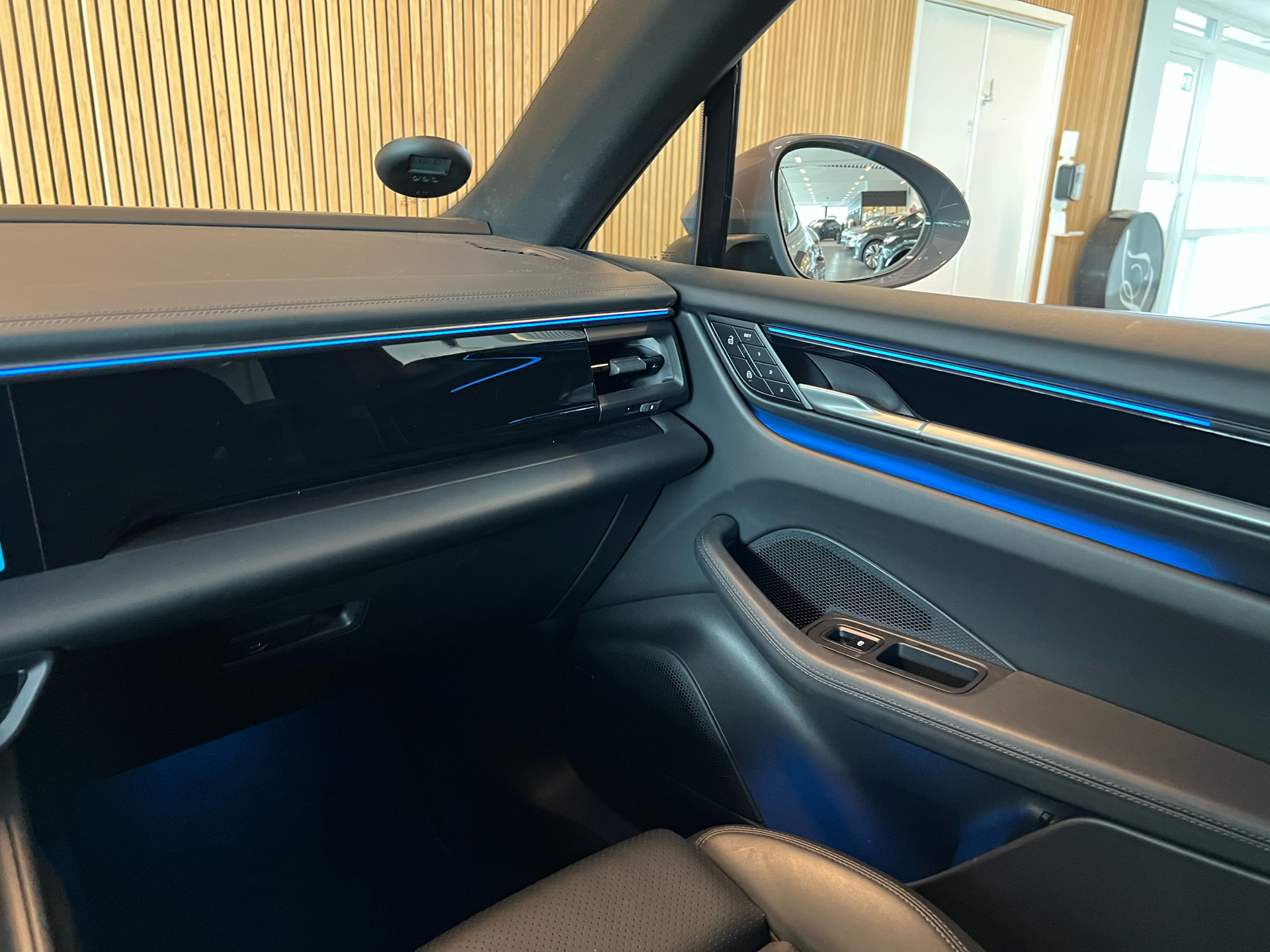 Billede af Porsche Macan 4 EL 4WD 408HK 5d Aut.