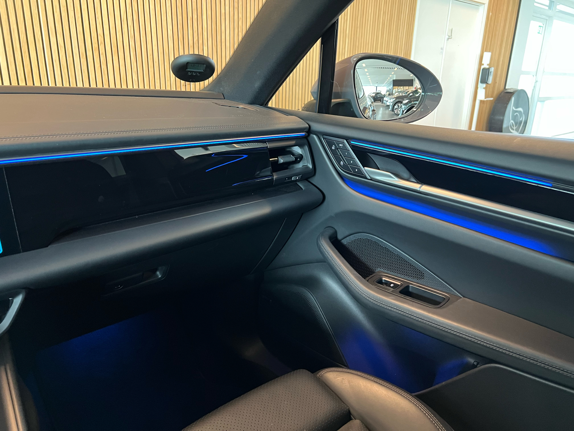 Billede af Porsche Macan 4 EL 4WD 408HK 5d Aut.