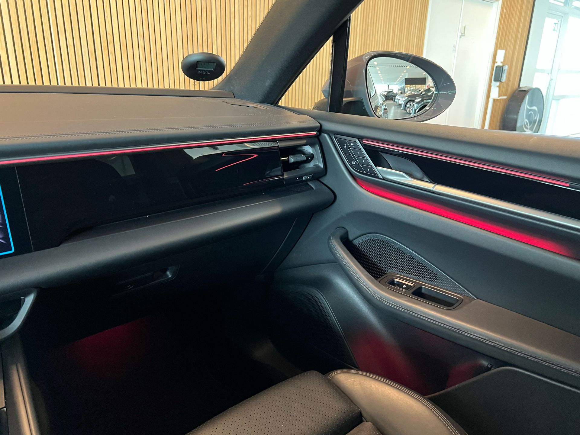 Billede af Porsche Macan 4 EL 4WD 408HK 5d Aut.