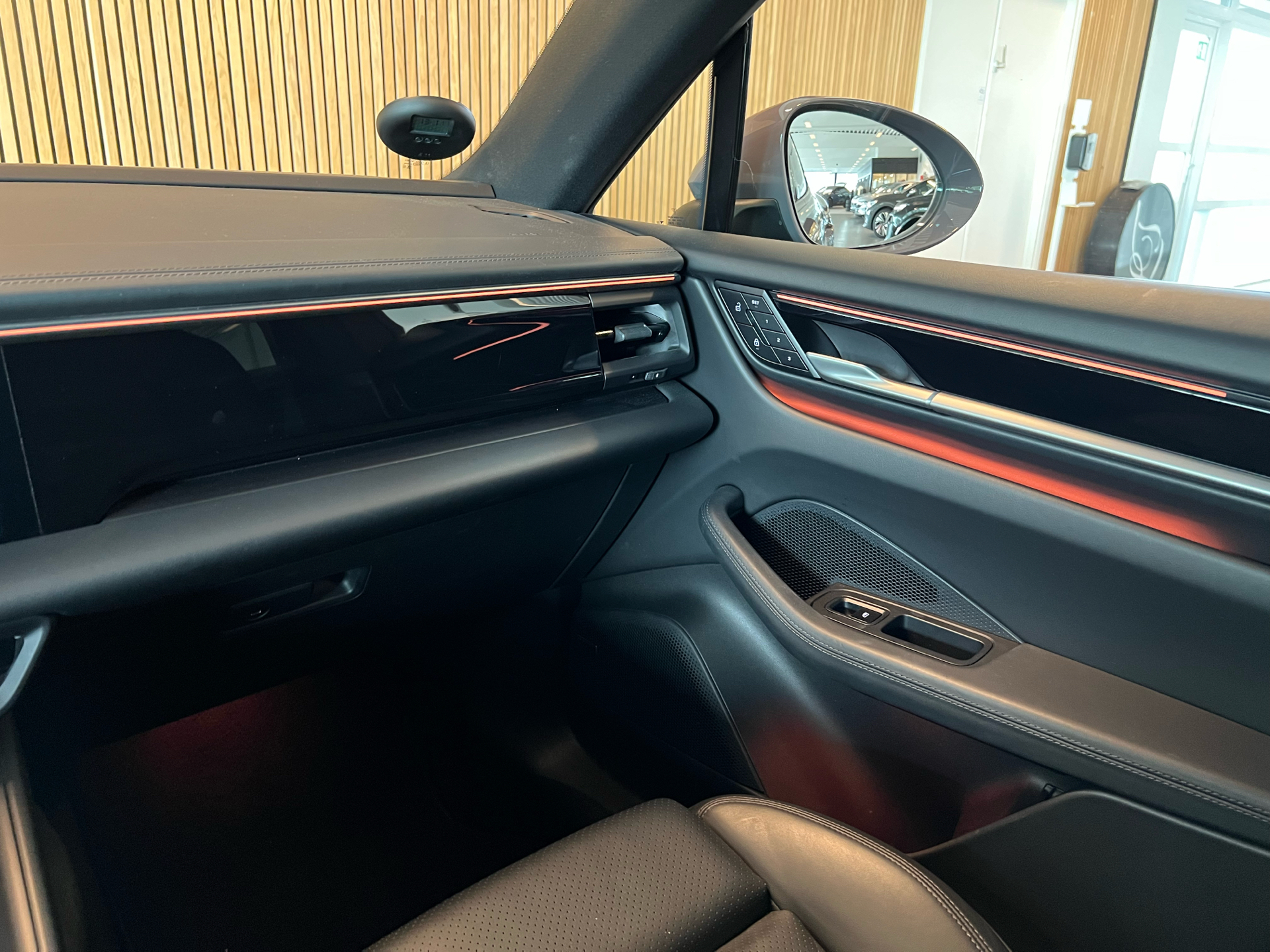 Billede af Porsche Macan 4 EL 4WD 408HK 5d Aut.