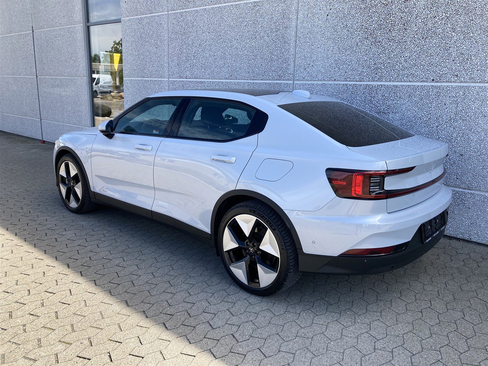 Billede af Polestar 2 EL Intro Dual motor AWD 408HK 5d Aut.