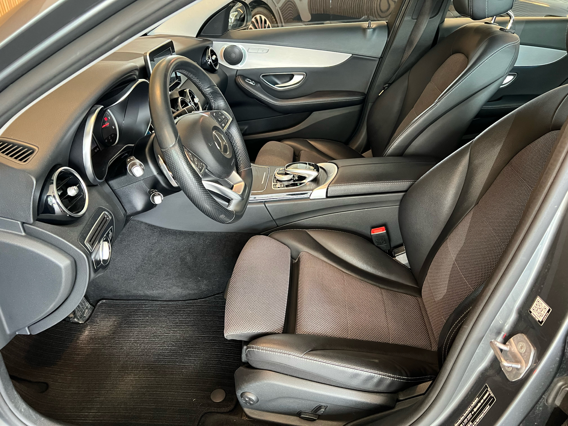 Billede af Mercedes-Benz C220 d T 2,1 Bluetec AMG Line 9G-Tronic 170HK Stc Aut.