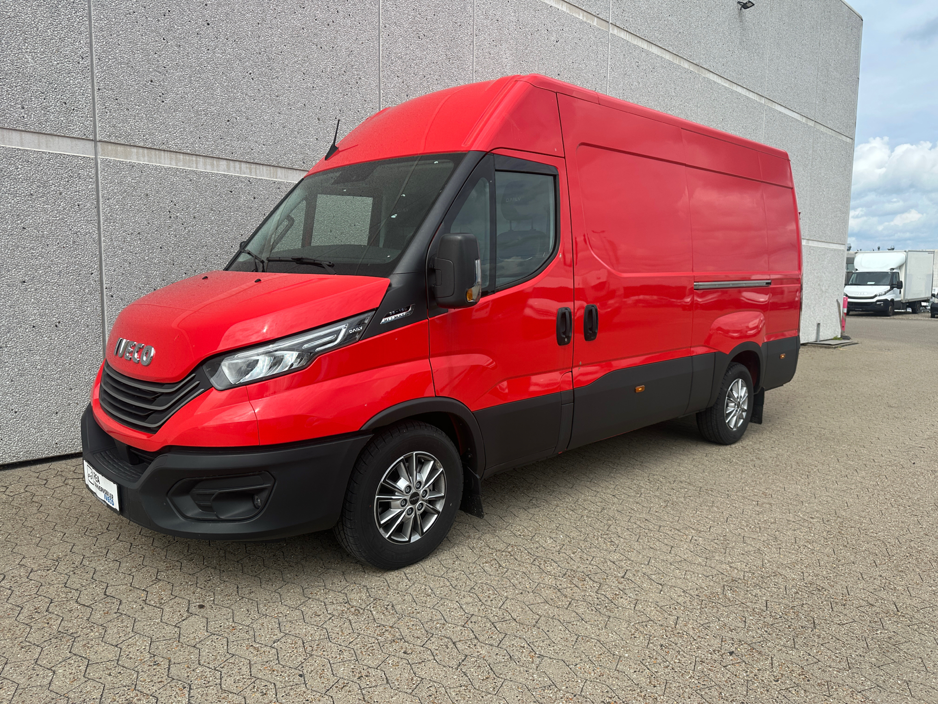 Billede af Iveco Daily 35S18 12m3 3,0 D 180HK Van 8g Aut.