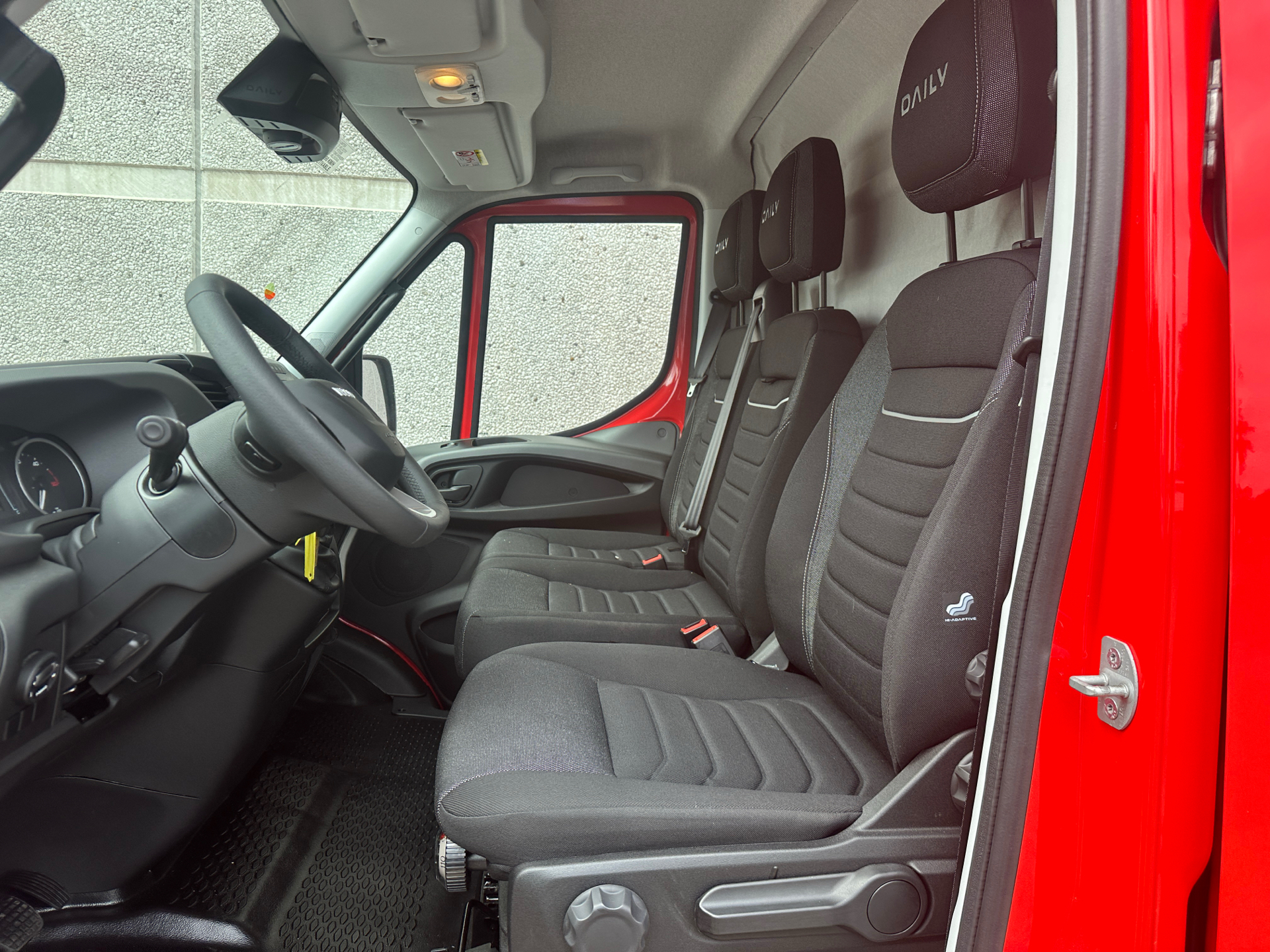 Billede af Iveco Daily 35S18 12m3 3,0 D 180HK Van 8g Aut.