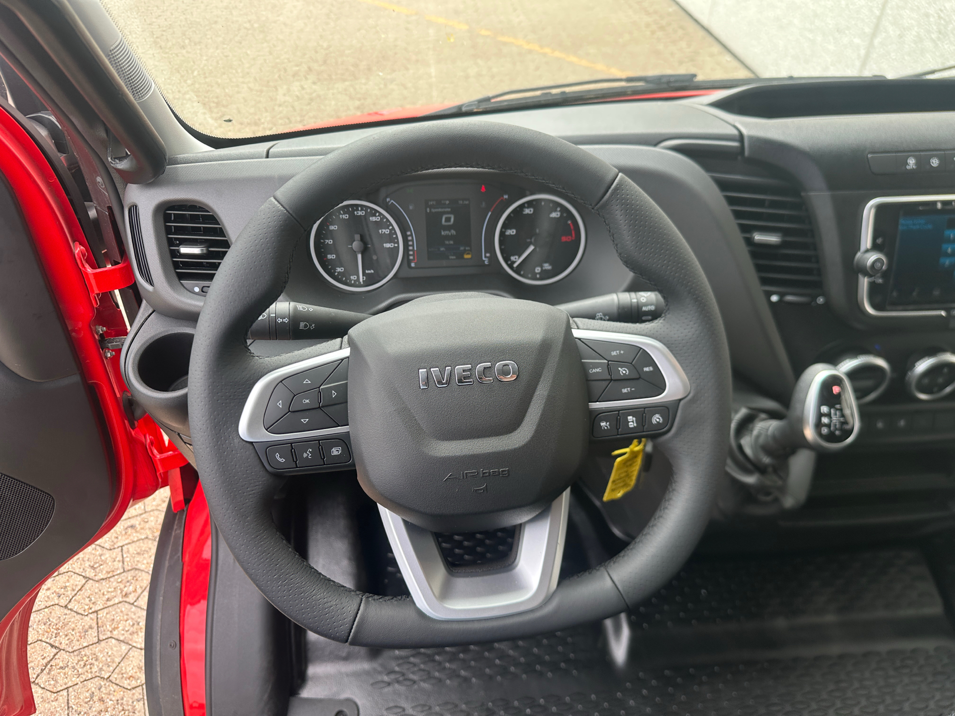 Billede af Iveco Daily 35S18 12m3 3,0 D 180HK Van 8g Aut.