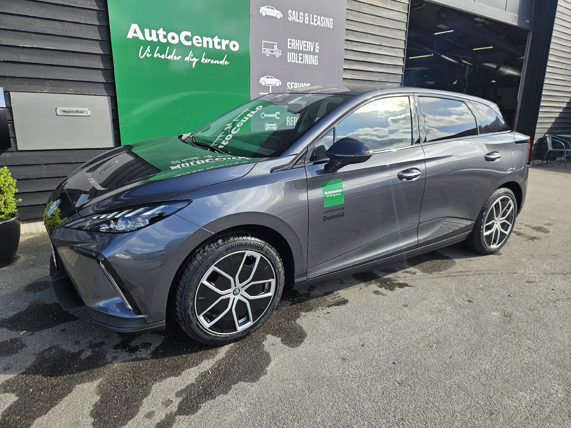 Billede af MG MG4 Electric EL Luxury Long Range 204HK 5d Aut.