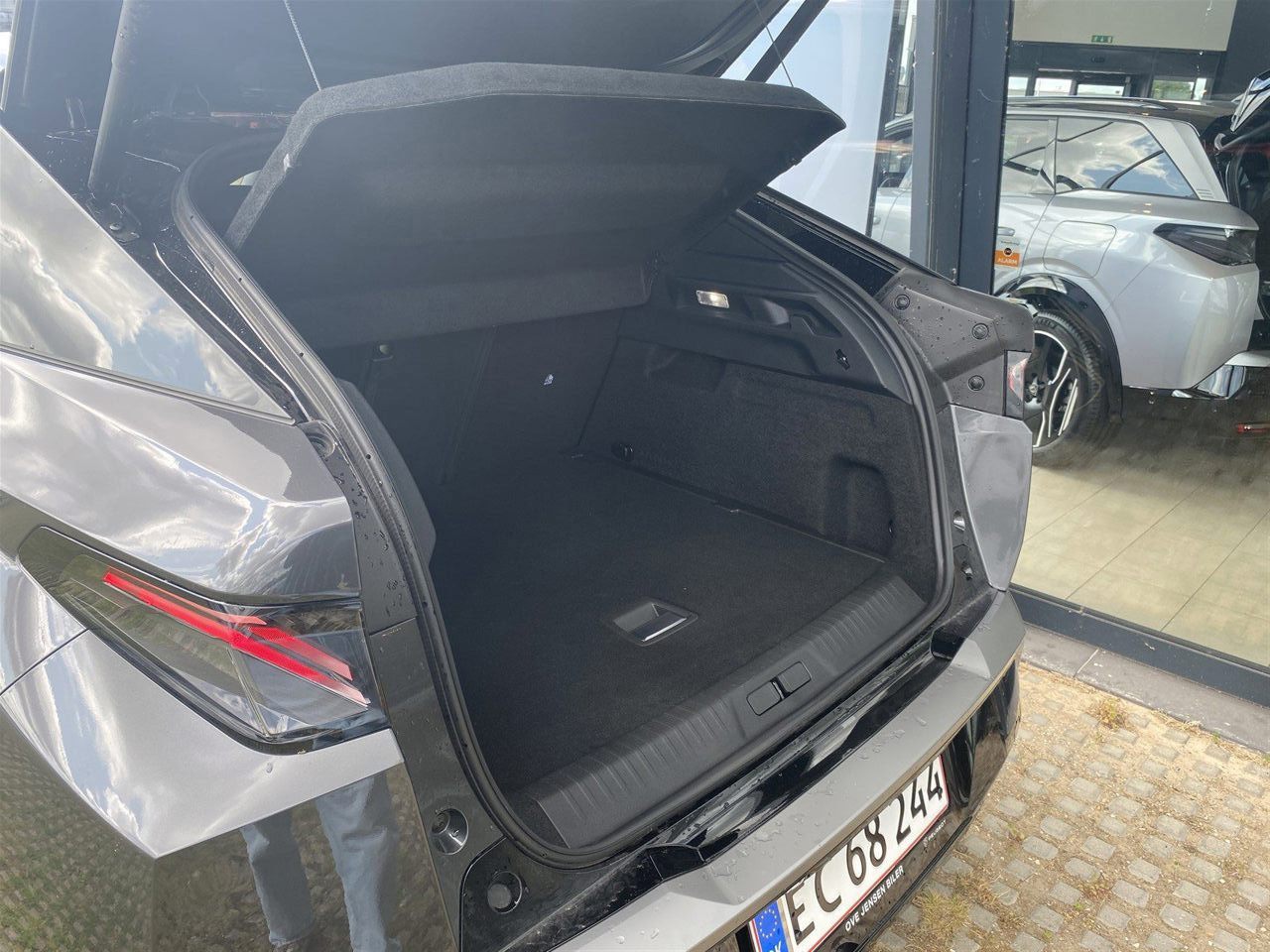 Billede af Peugeot e-3008 EL GT Pack 210HK 5d Aut.