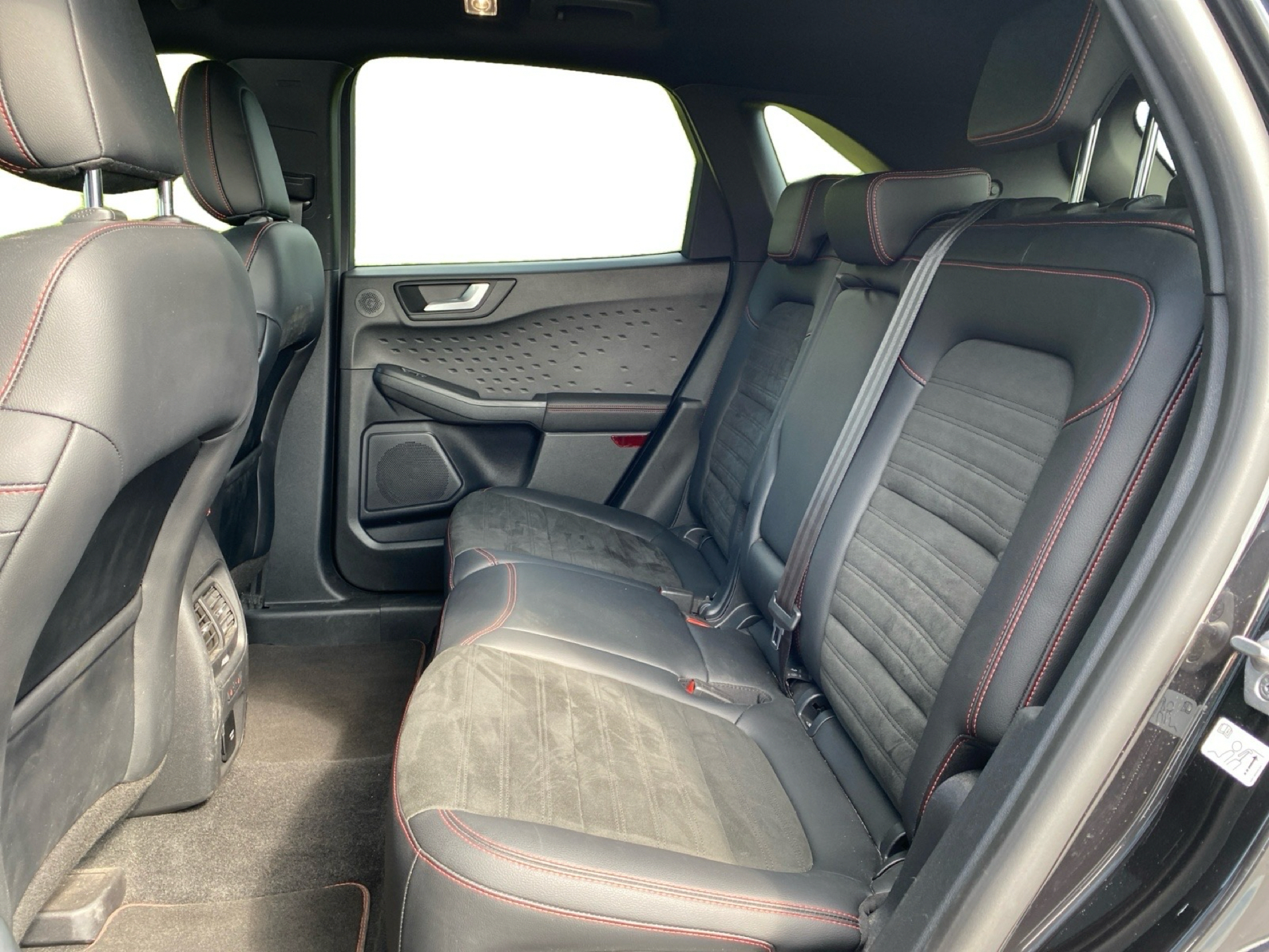 Billede af Ford Kuga 2,5 Plugin-hybrid ST-Line X CVT 225HK 5d Trinl. Gear