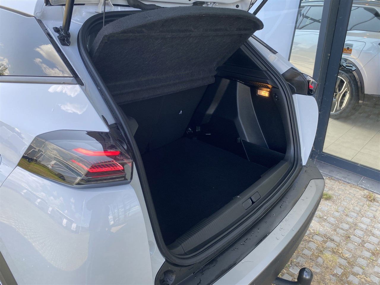 Billede af Peugeot 2008 1,2 PureTech Active+ 100HK 5d 6g