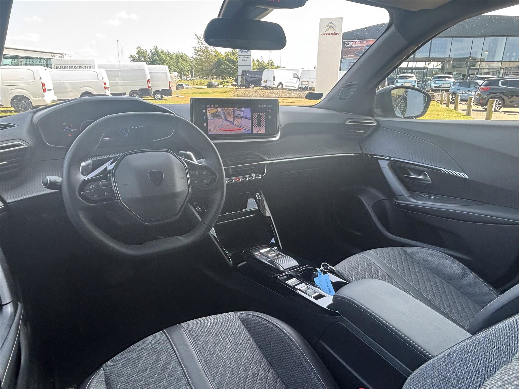 Billede af Peugeot 2008 1,2 PureTech First Selection EAT8 130HK 5d 8g Aut.