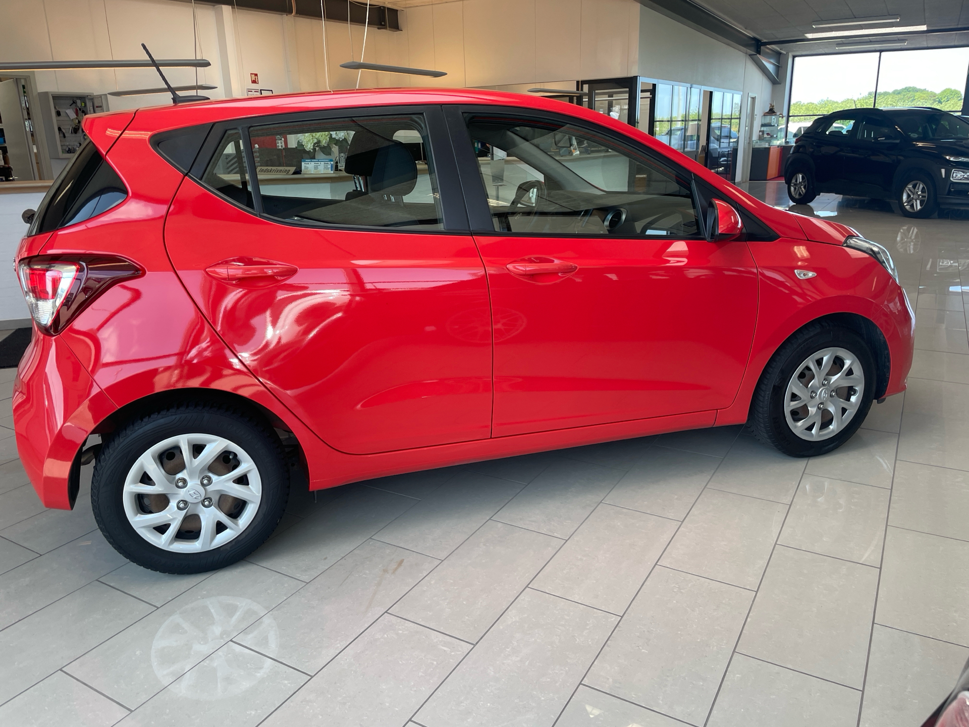Billede af Hyundai i10 1,0 Eco Summer Komfort Edition 67HK 5d