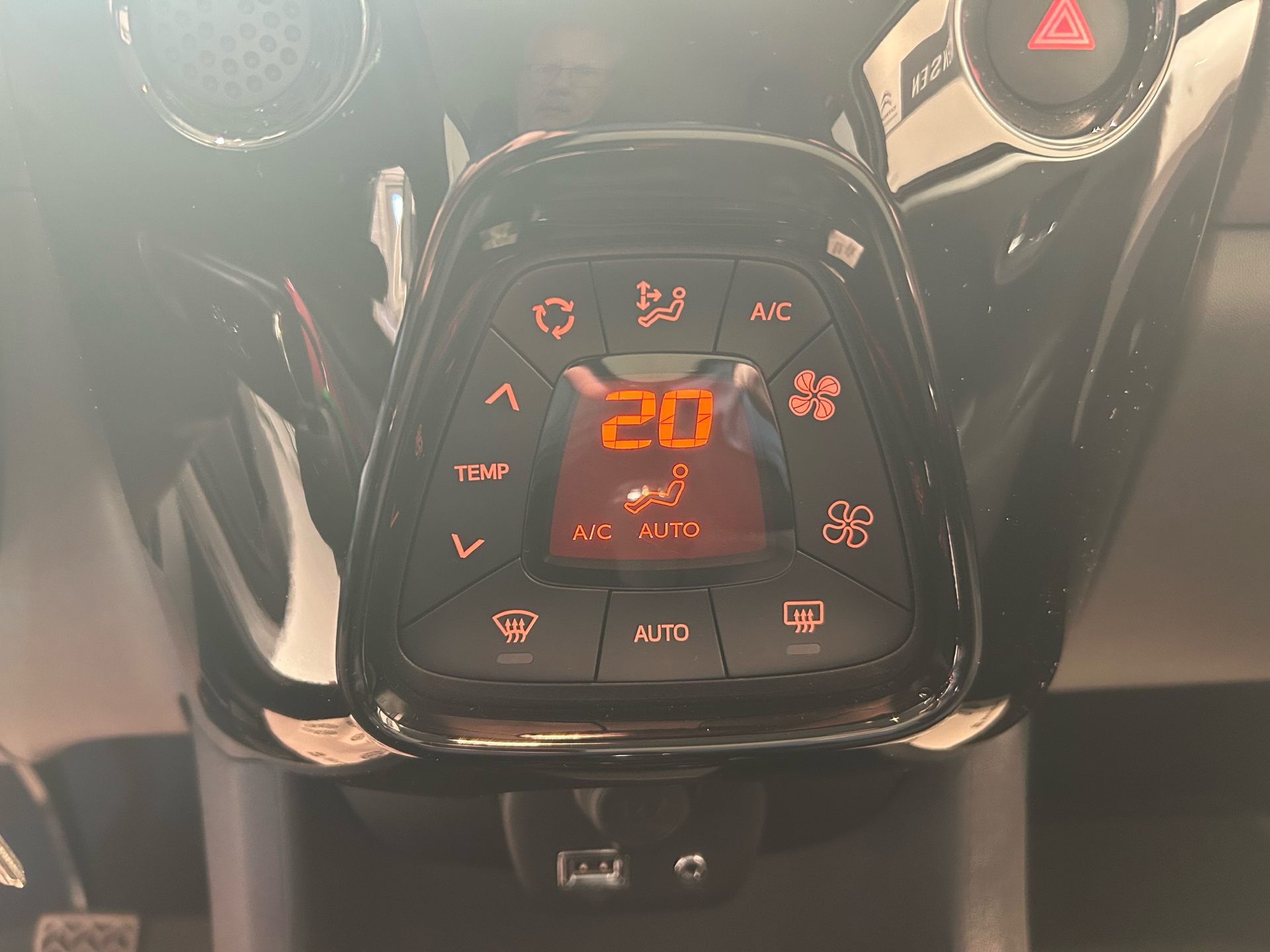 Billede af Peugeot 108 1,0 e-Vti Evolution 72HK 5d