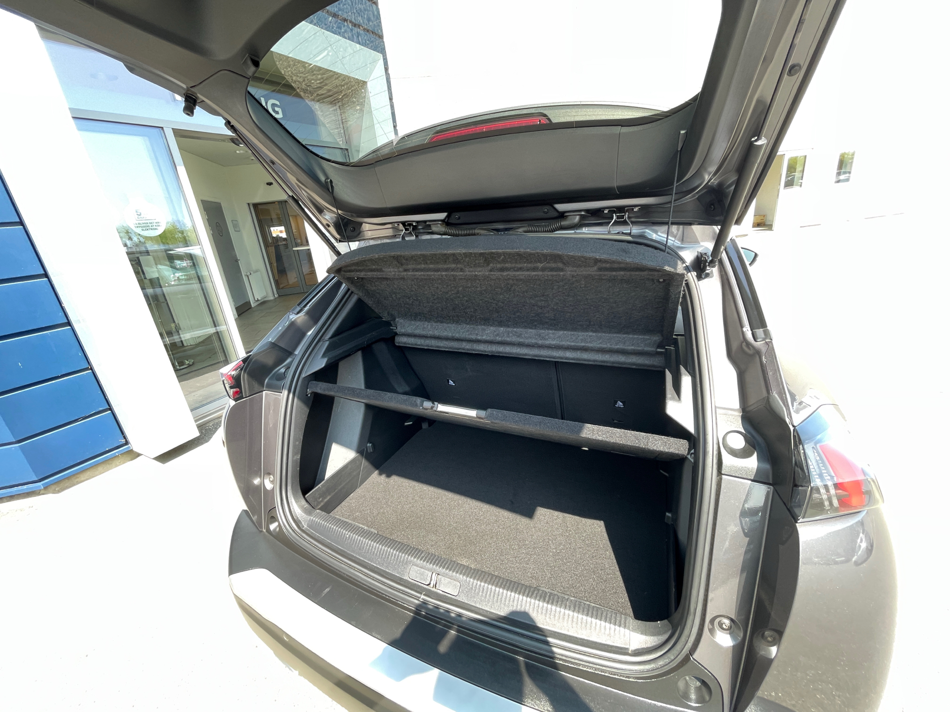 Billede af Peugeot 2008 1,2 PureTech Edition 210+ EAT8 130HK 5d 8g Aut.
