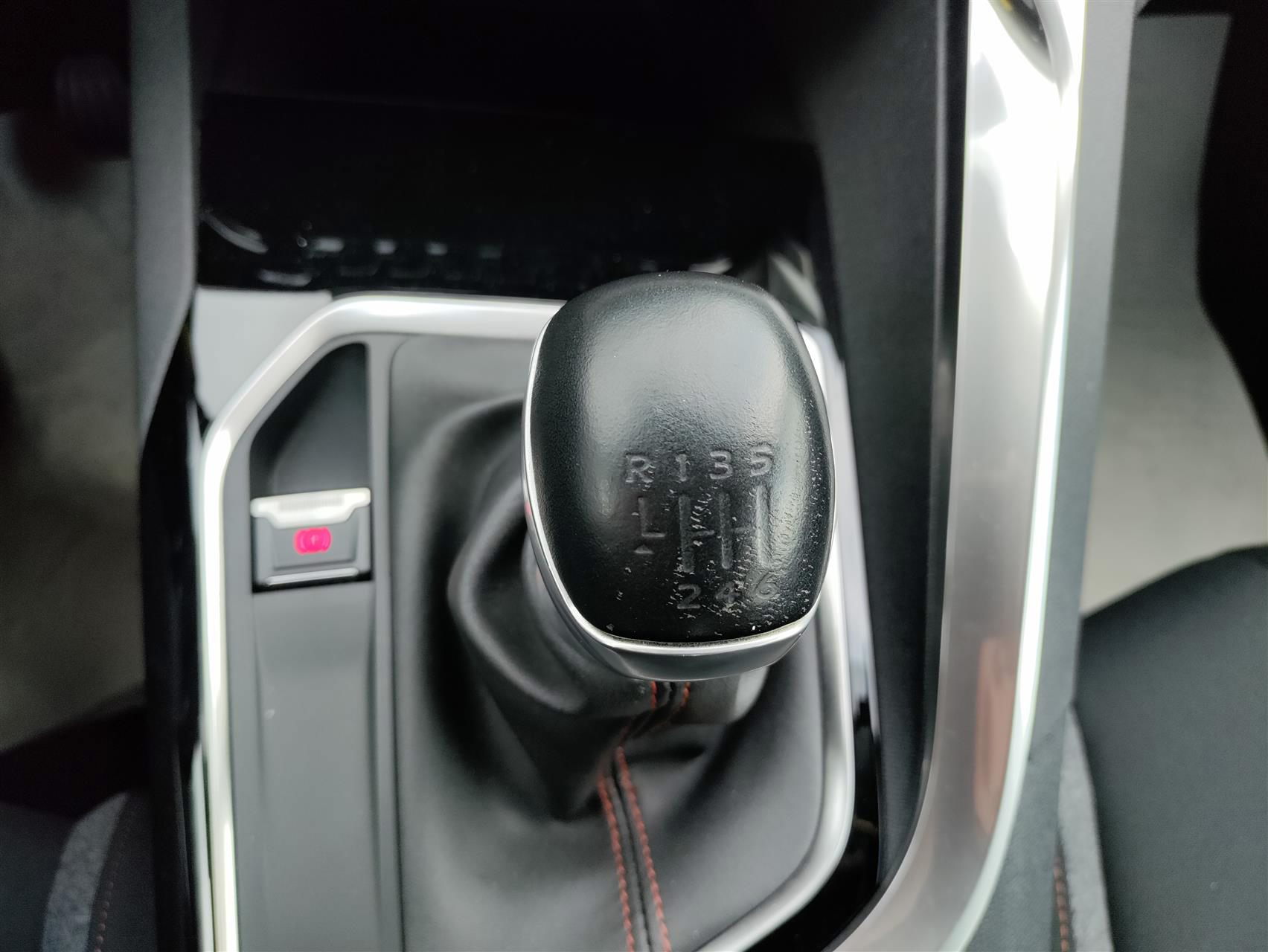 Billede af Peugeot 3008 1,2 e-THP Strike 130HK 5d 6g