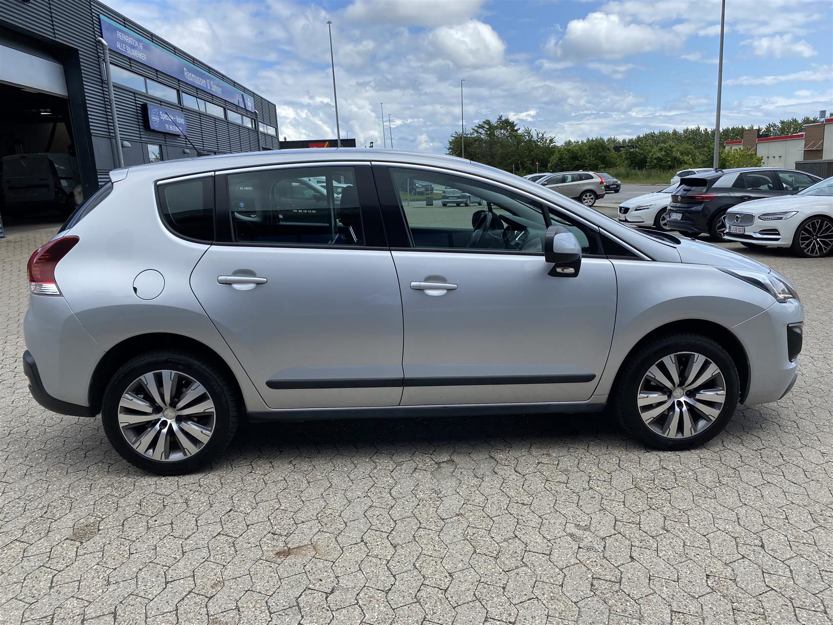 Billede af Peugeot 3008 1,6 Blue e-HDI Active EAT6 120HK Van 6g Aut.