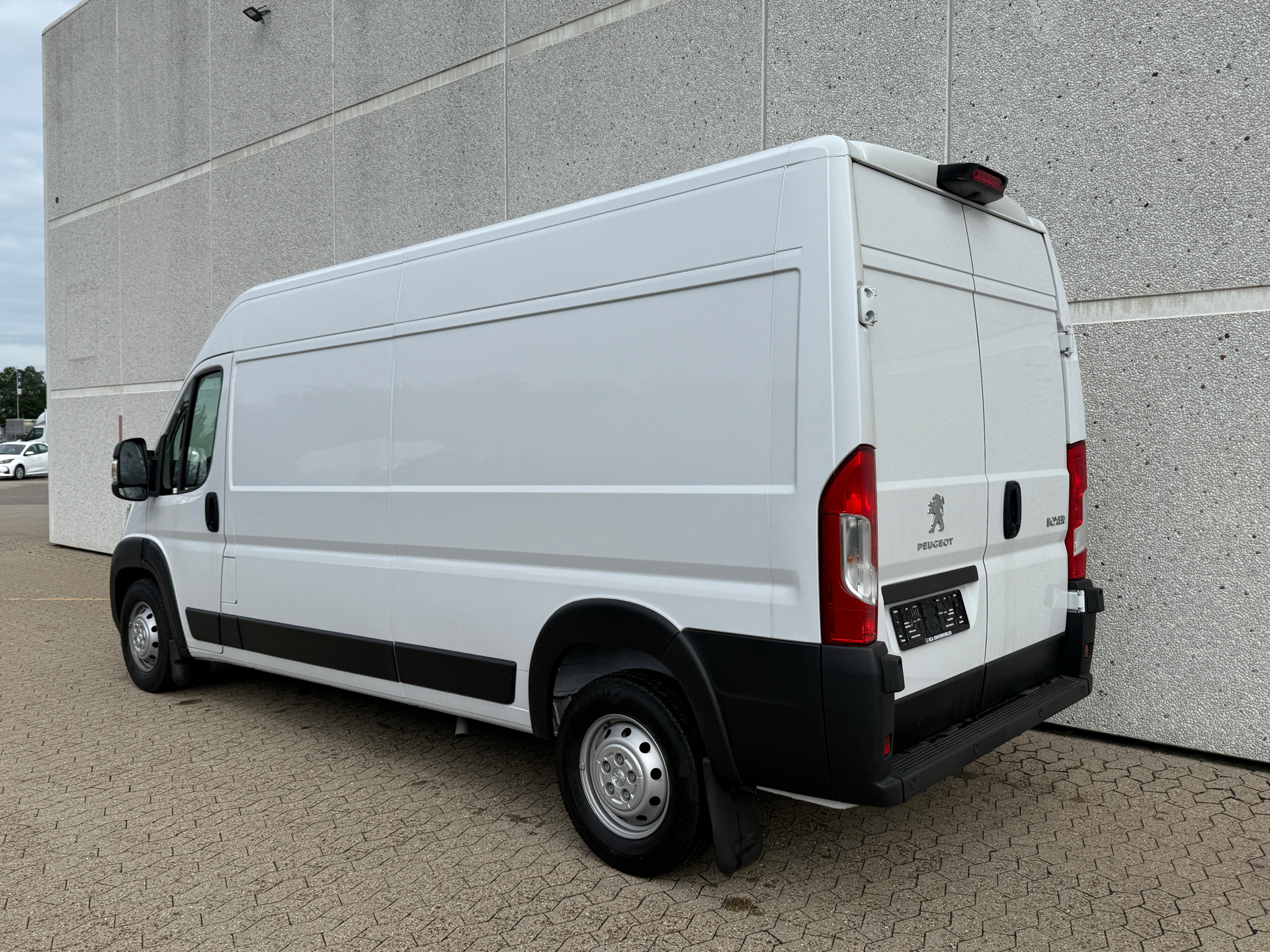 Billede af Peugeot Boxer 435 L3H2 2,2 BlueHDi Premium 165HK Van 6g