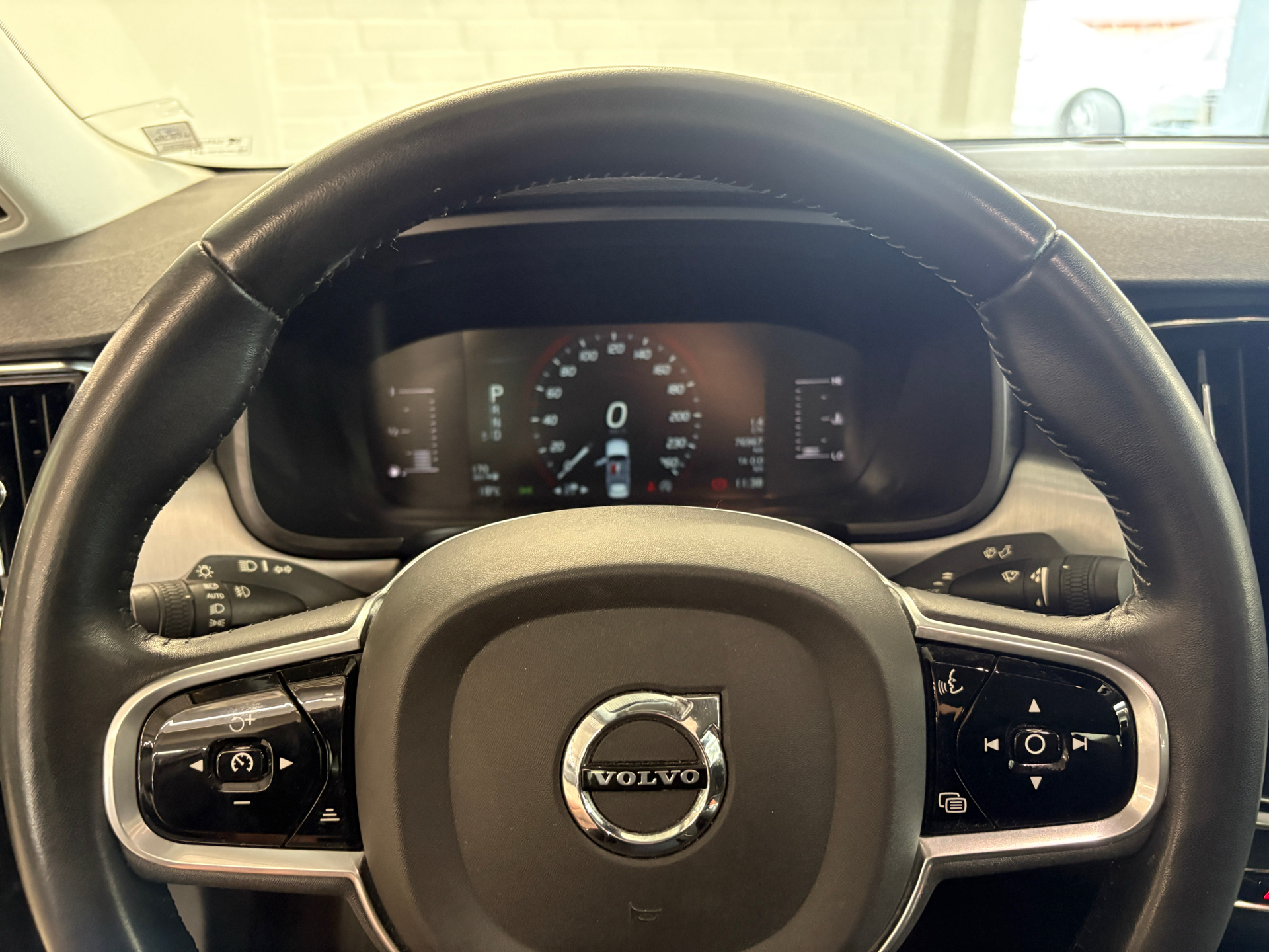 Billede af Volvo S90 2,0 T4 Momentum 190HK 8g Aut.