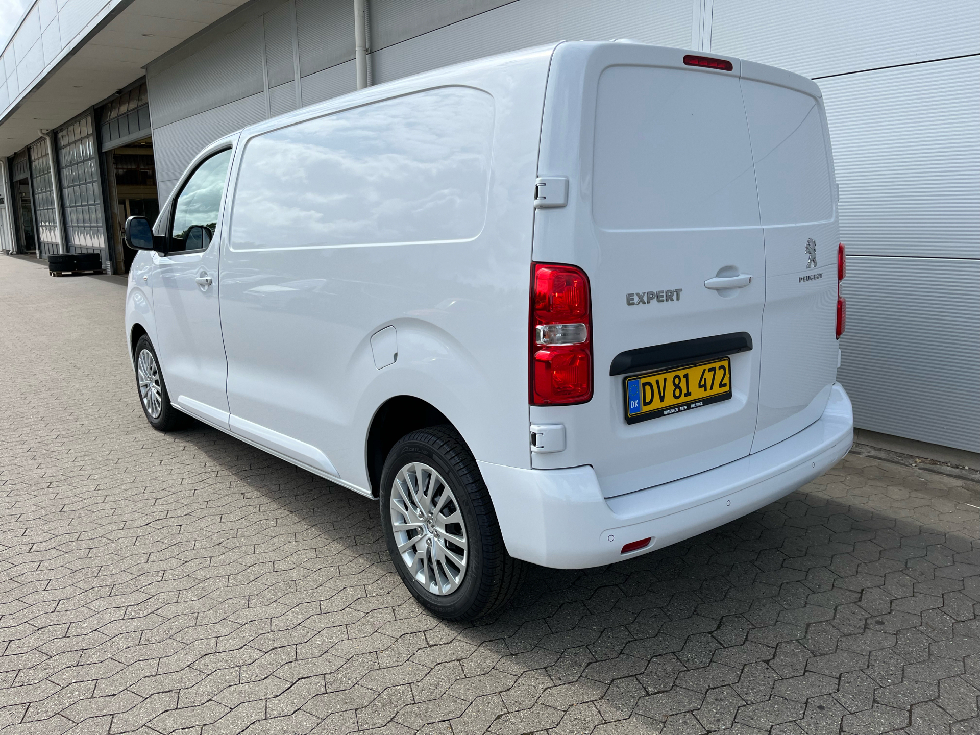 Billede af Peugeot Expert L2 2,0 BlueHDi Premium Pro EAT8 177HK Van 8g Aut.