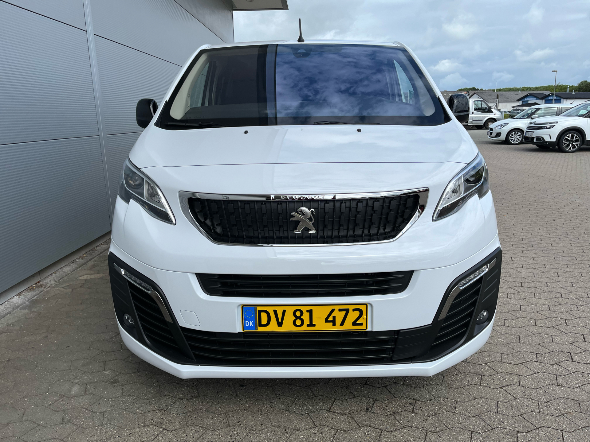 Billede af Peugeot Expert L2 2,0 BlueHDi Premium Pro EAT8 177HK Van 8g Aut.
