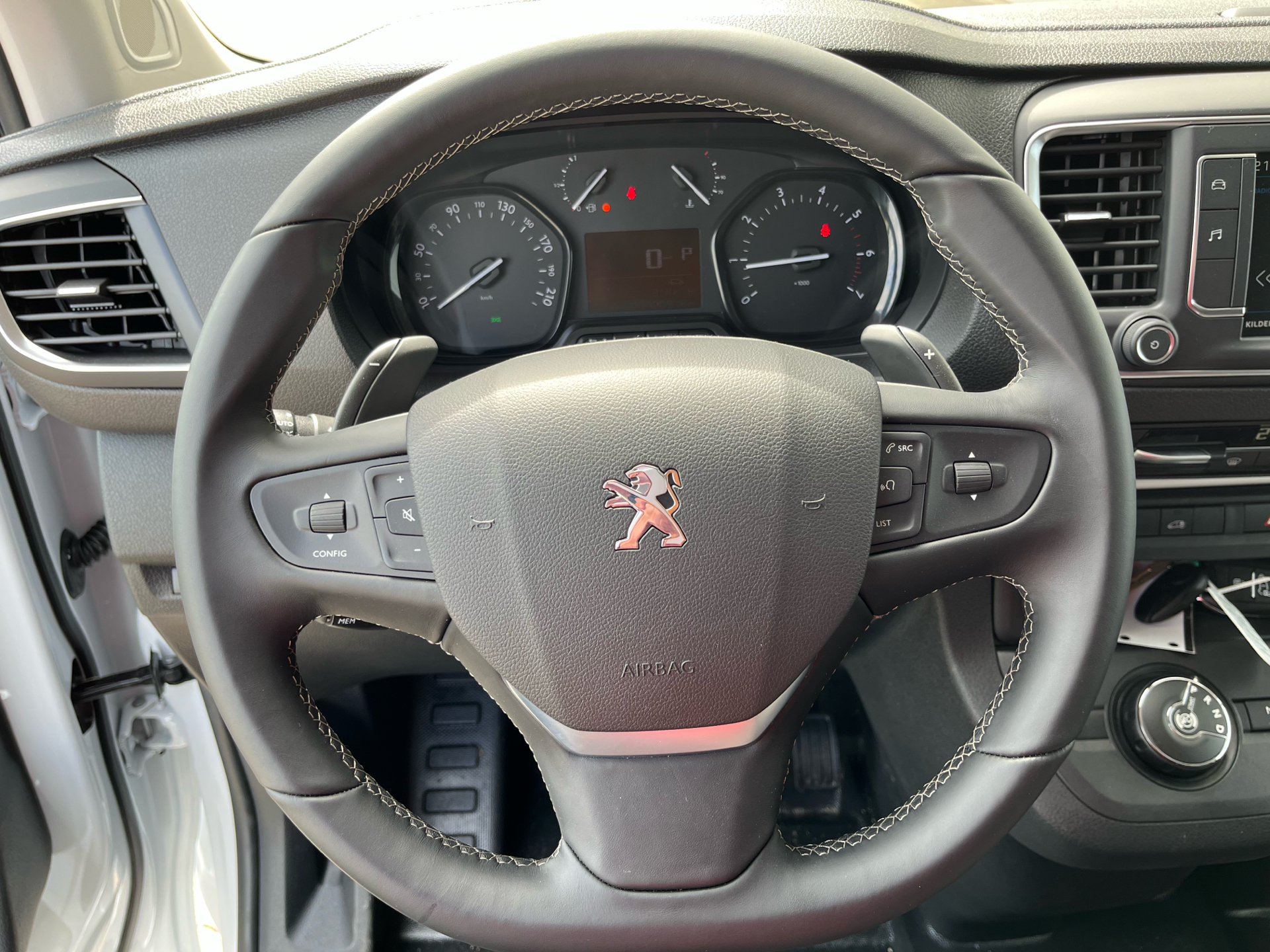 Billede af Peugeot Expert L2 2,0 BlueHDi Premium Pro EAT8 177HK Van 8g Aut.