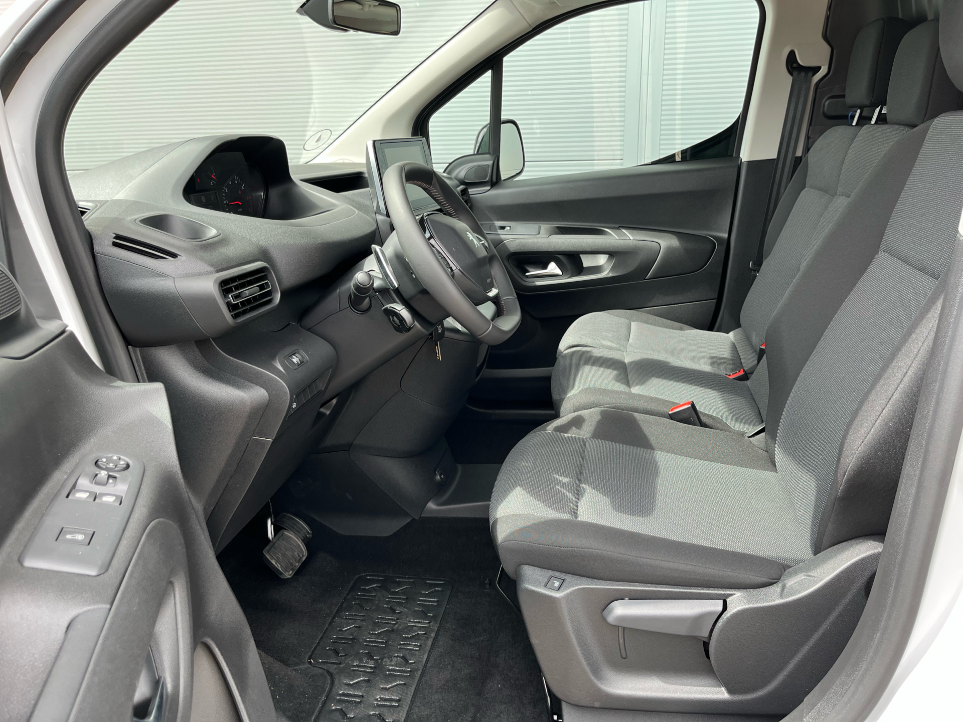 Billede af Peugeot Partner L1 V2 1,5 BlueHDi Plus Pro EAT8 130HK Van 8g Aut.