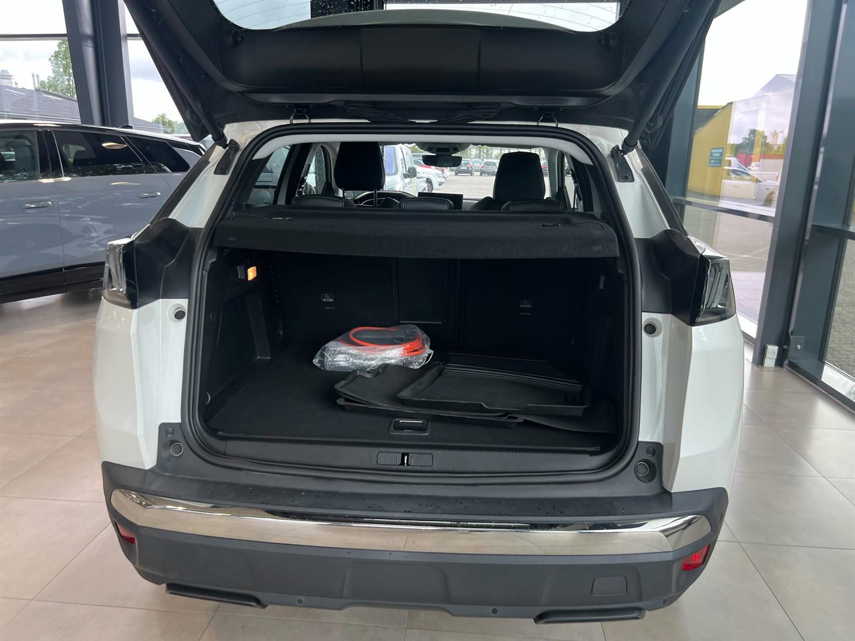 Billede af Peugeot 3008 1,6 PureTech  Plugin-hybrid Allure Pack EAT8 225HK 5d 8g Aut.