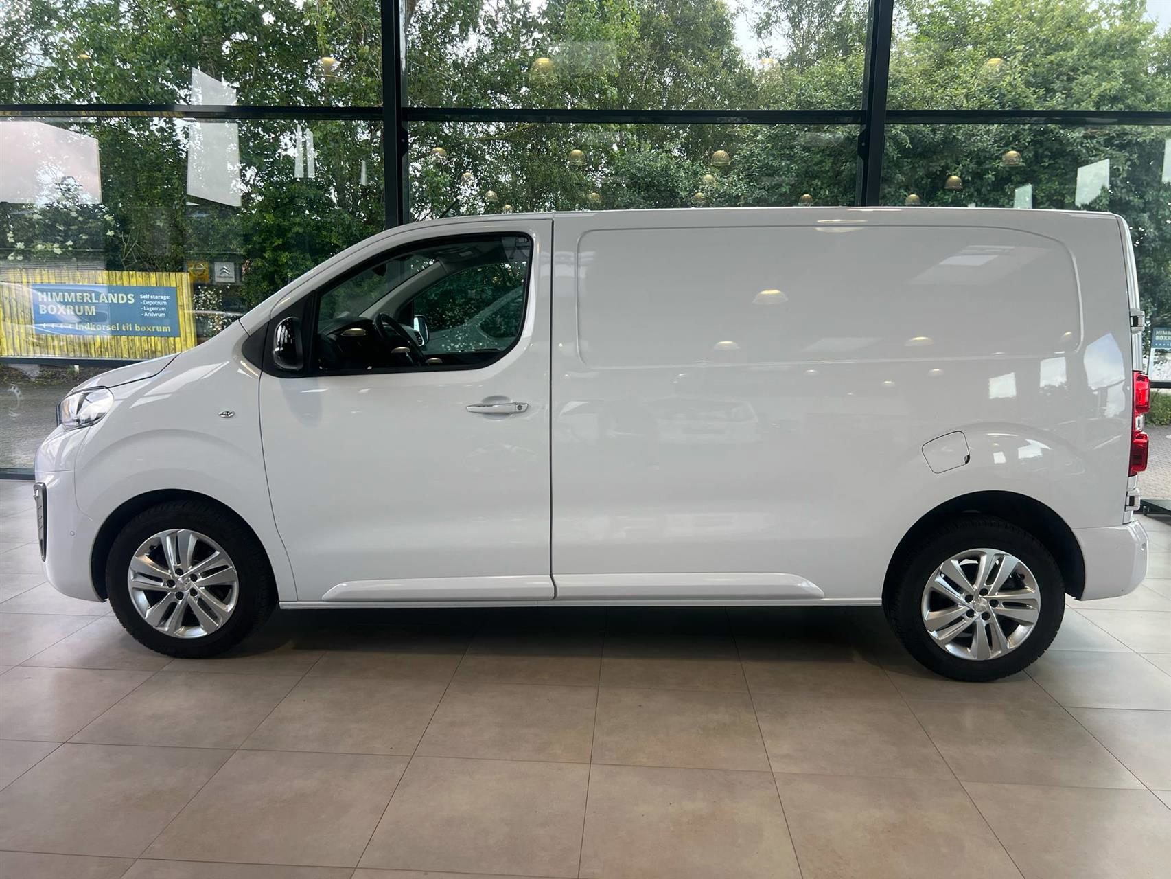 Billede af Peugeot Expert L2 2,0 BlueHDi Ultimate EAT8 177HK Van 8g Aut.